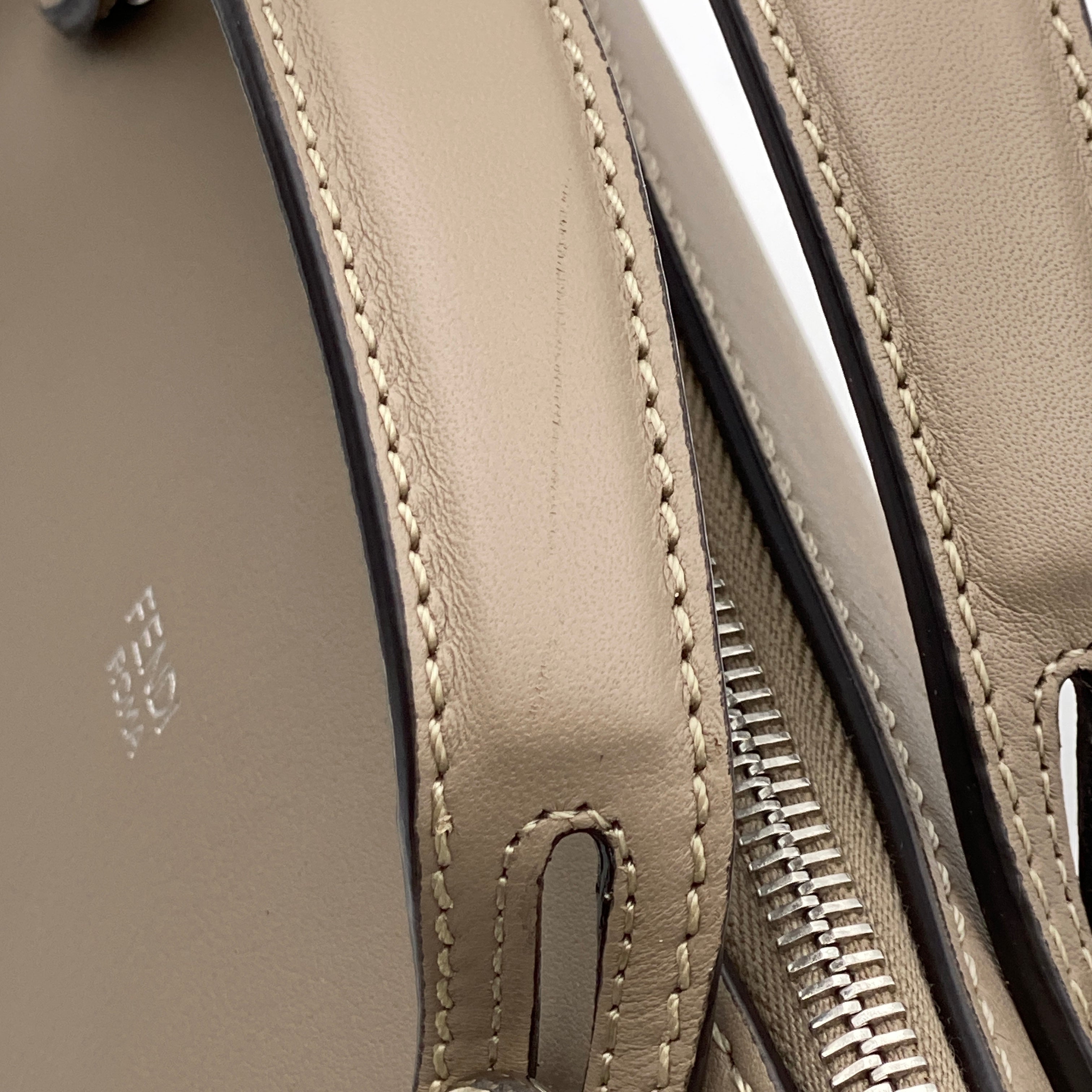 【送料無料】_ FENDI_(フェンディ)_バイザウェイミディアム8BL124-1D5_カーフ ダブグレー_中古品