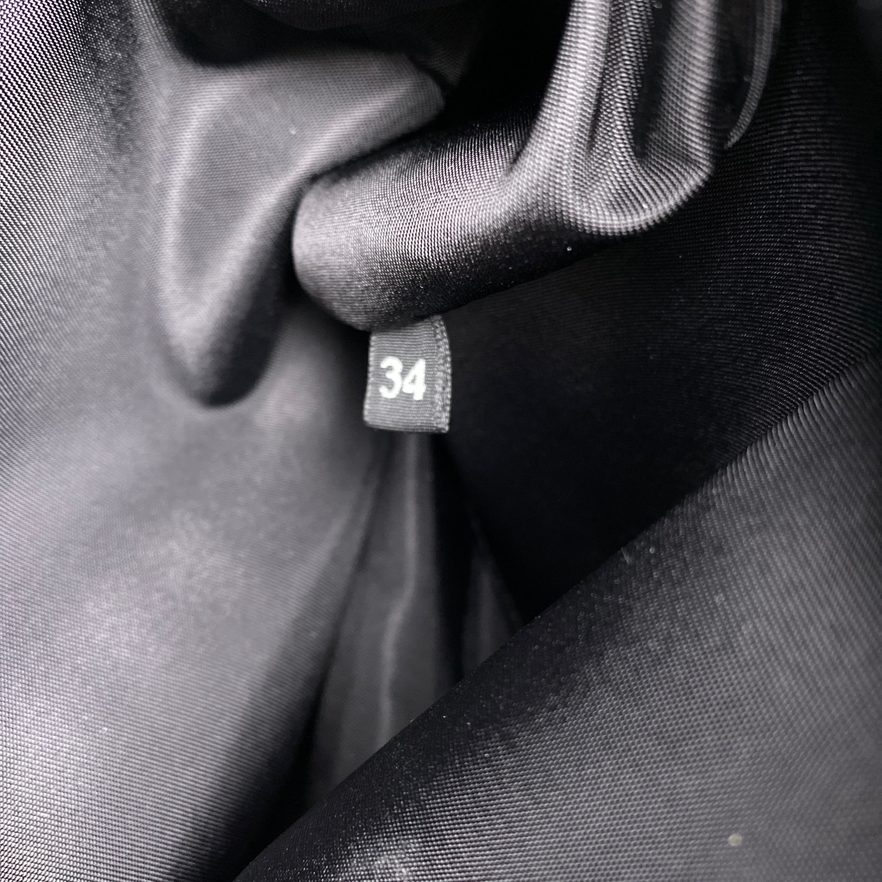 【送料無料】_ DOLCE&GABBANA_(ドルチェ&ガッバーナ)_立体3Dロゴ ブラックロゴプレート _ナイロンボディバッグ_中古品