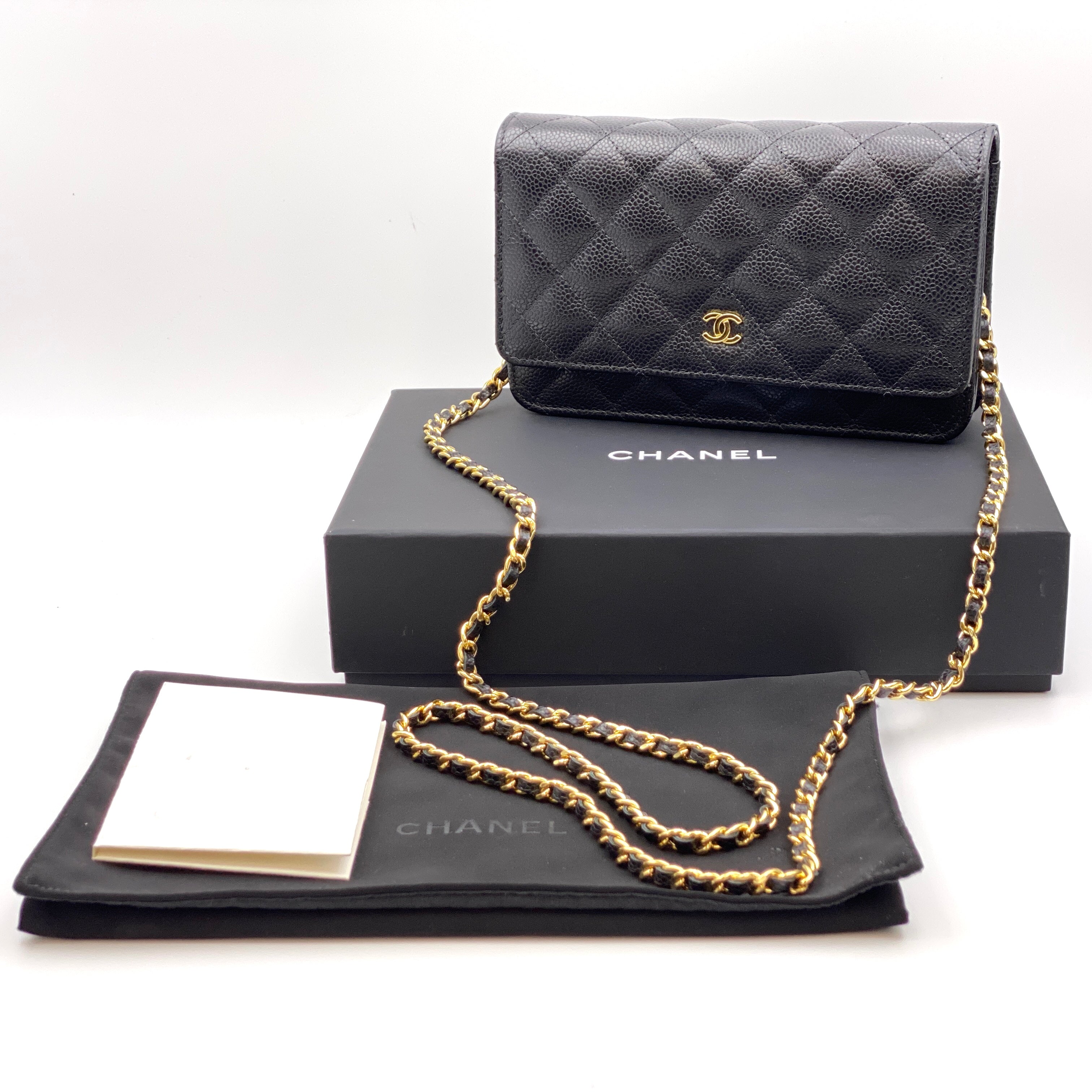 【送料無料】_ CHANEL_(シャネル)_クラッシックチェーンウォレット _マトラッセ/キャビアスキン _中古品