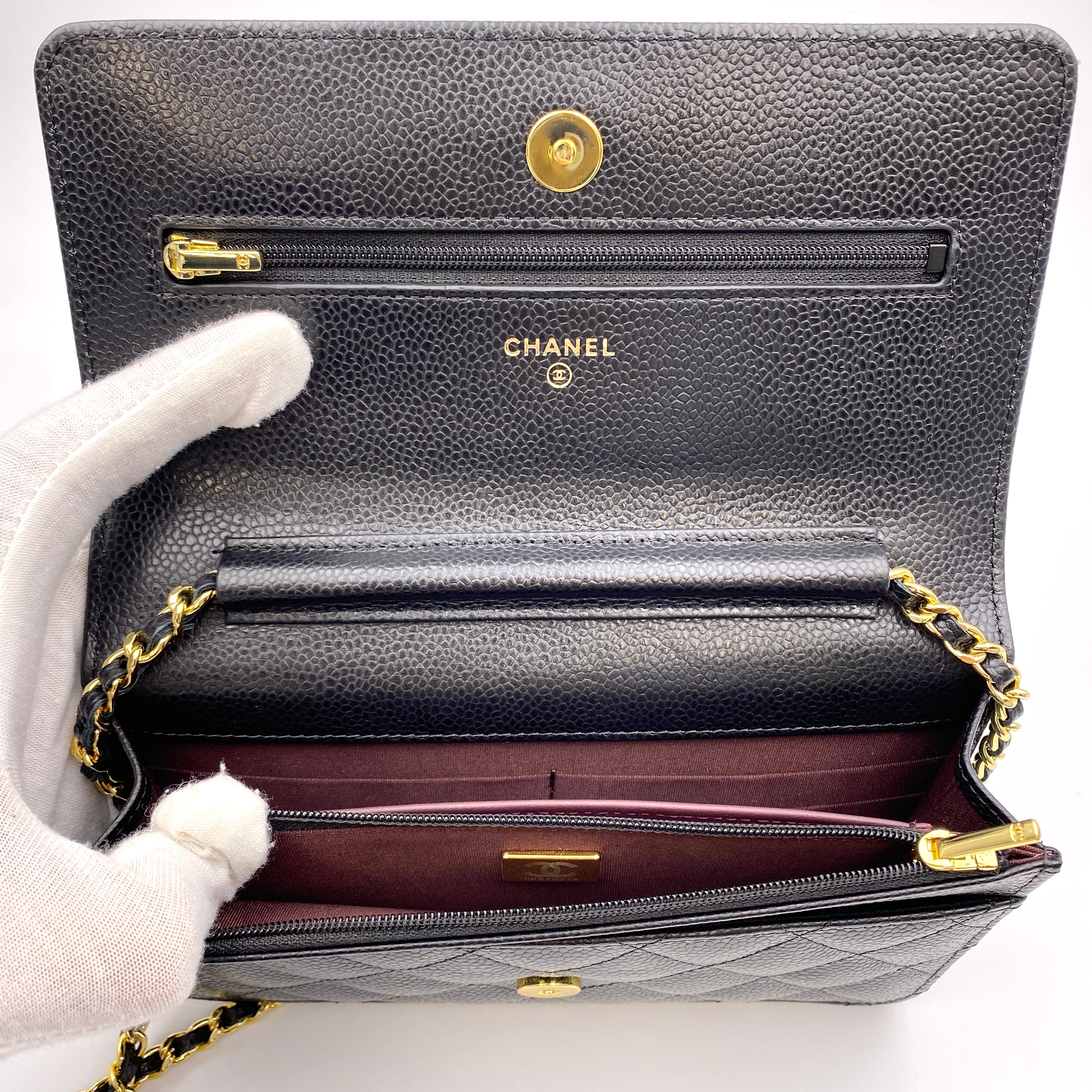 【送料無料】_ CHANEL_(シャネル)_クラッシックチェーンウォレット _マトラッセ/キャビアスキン _中古品