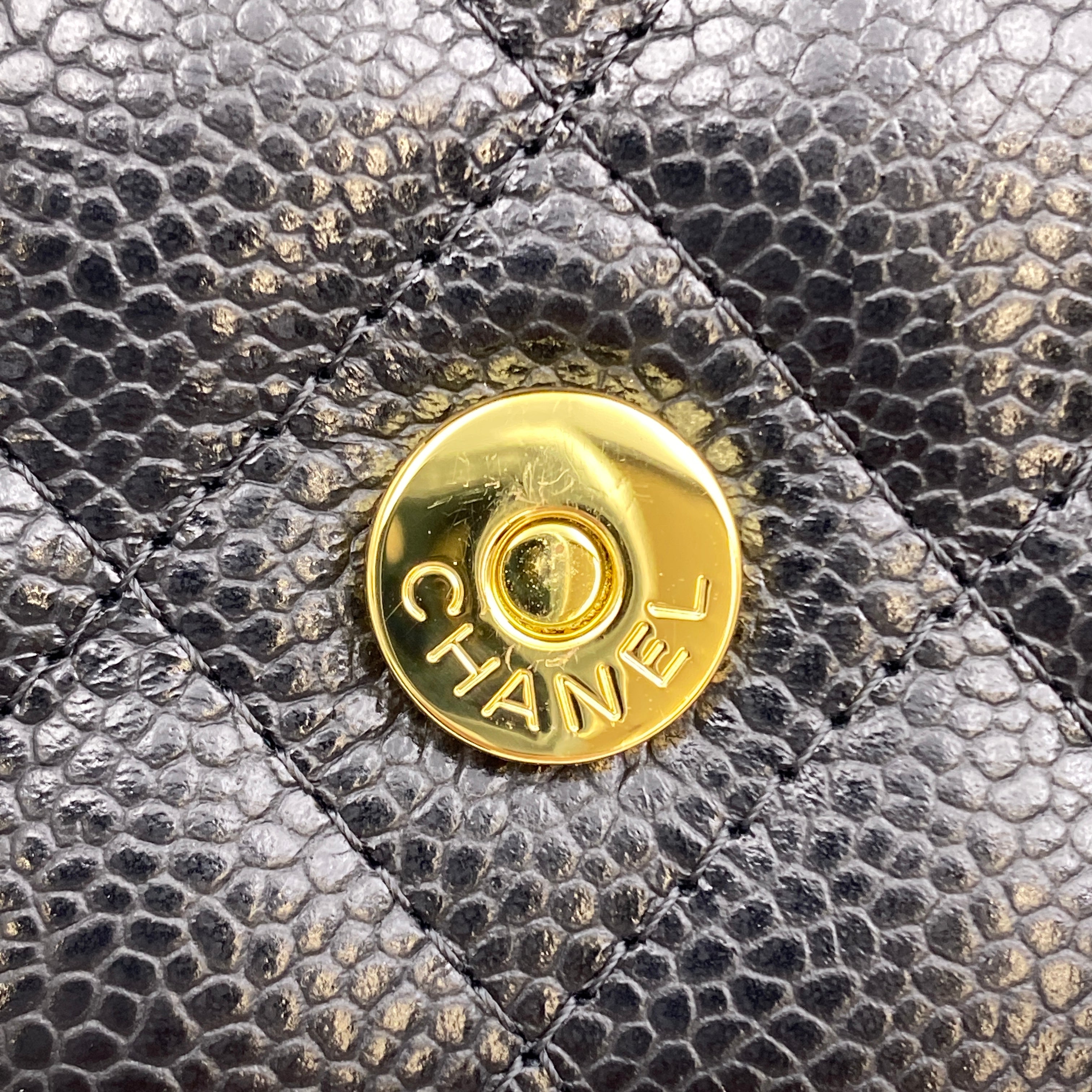 【送料無料】_ CHANEL_(シャネル)_クラッシックチェーンウォレット _マトラッセ/キャビアスキン _中古品