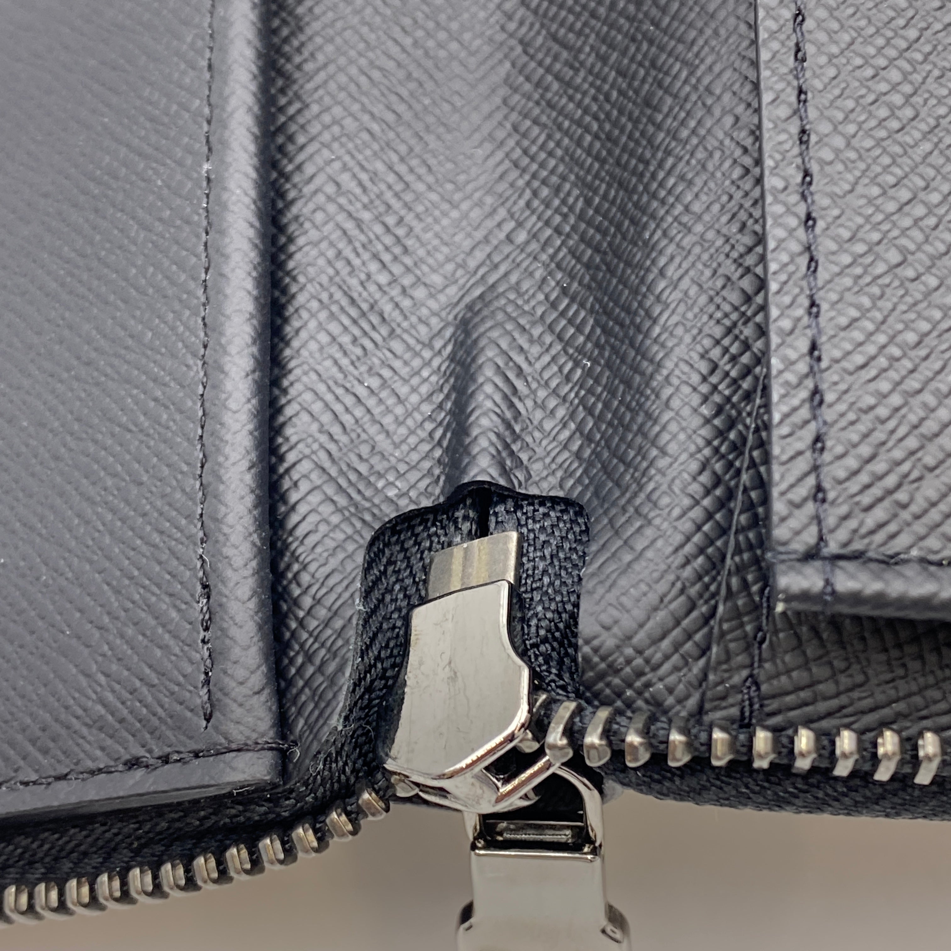 LOUIS VUITTON_(ルイヴィトン)_ジッピーウォレット・ヴェルティカル_ M62295_ 中古品