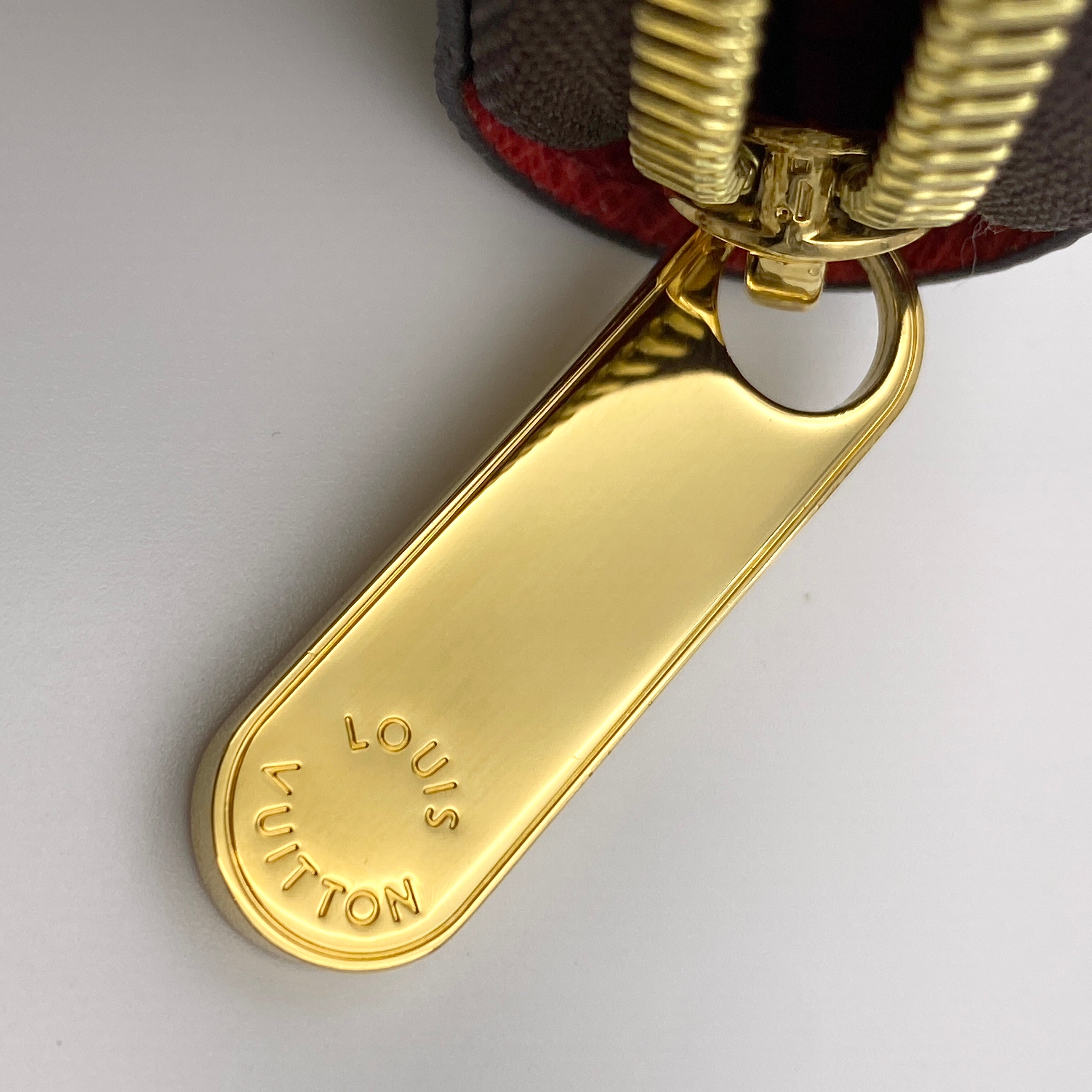 【送料無料】_ LOUIS VUITTON_(ルイヴィトン)_ジッピー・ウォレット _M41896(コクリコ) _未使用品