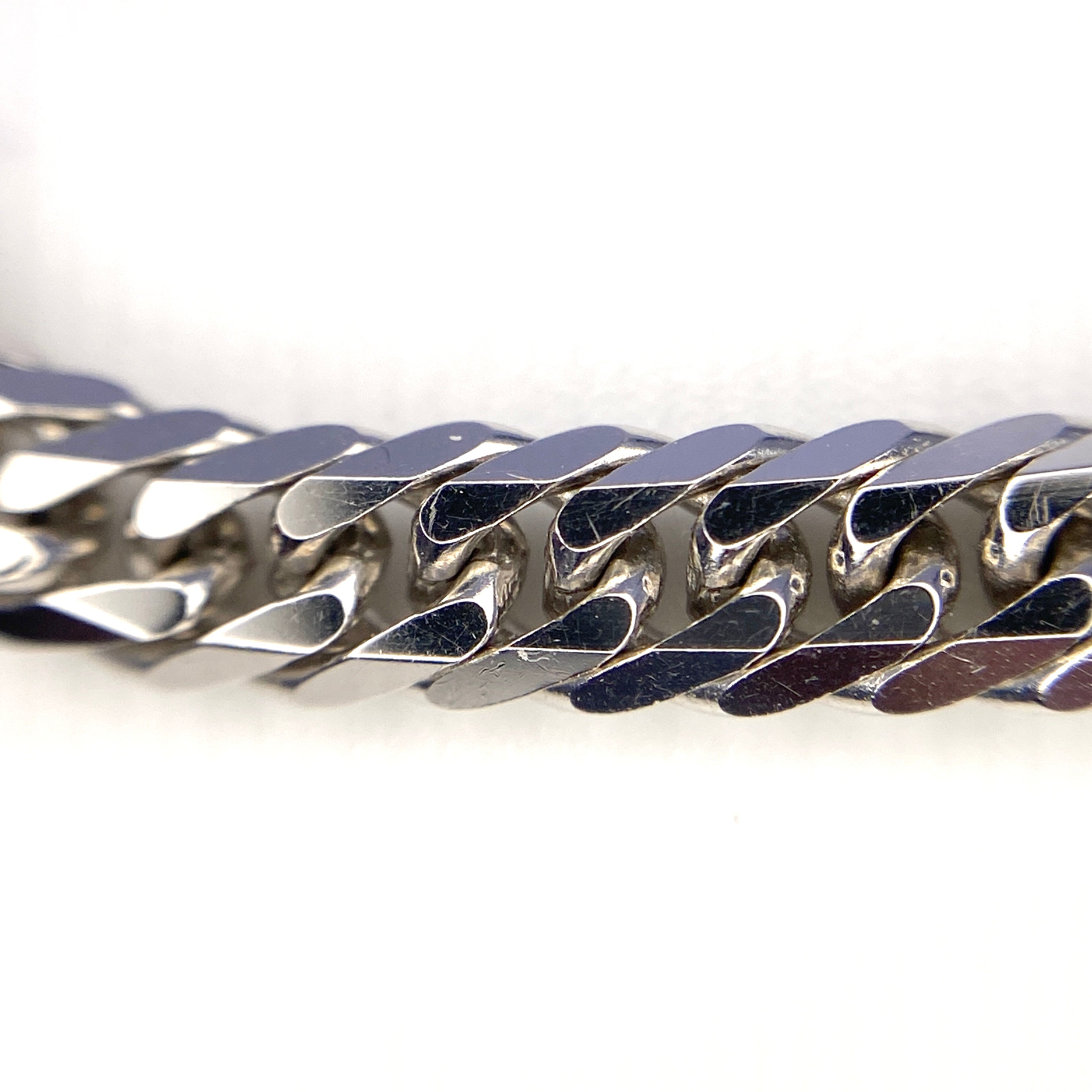 【送料無料】_ ノンブランド _K18WGアンクレット(24cm)_W6面カット10.3g_ 中古品