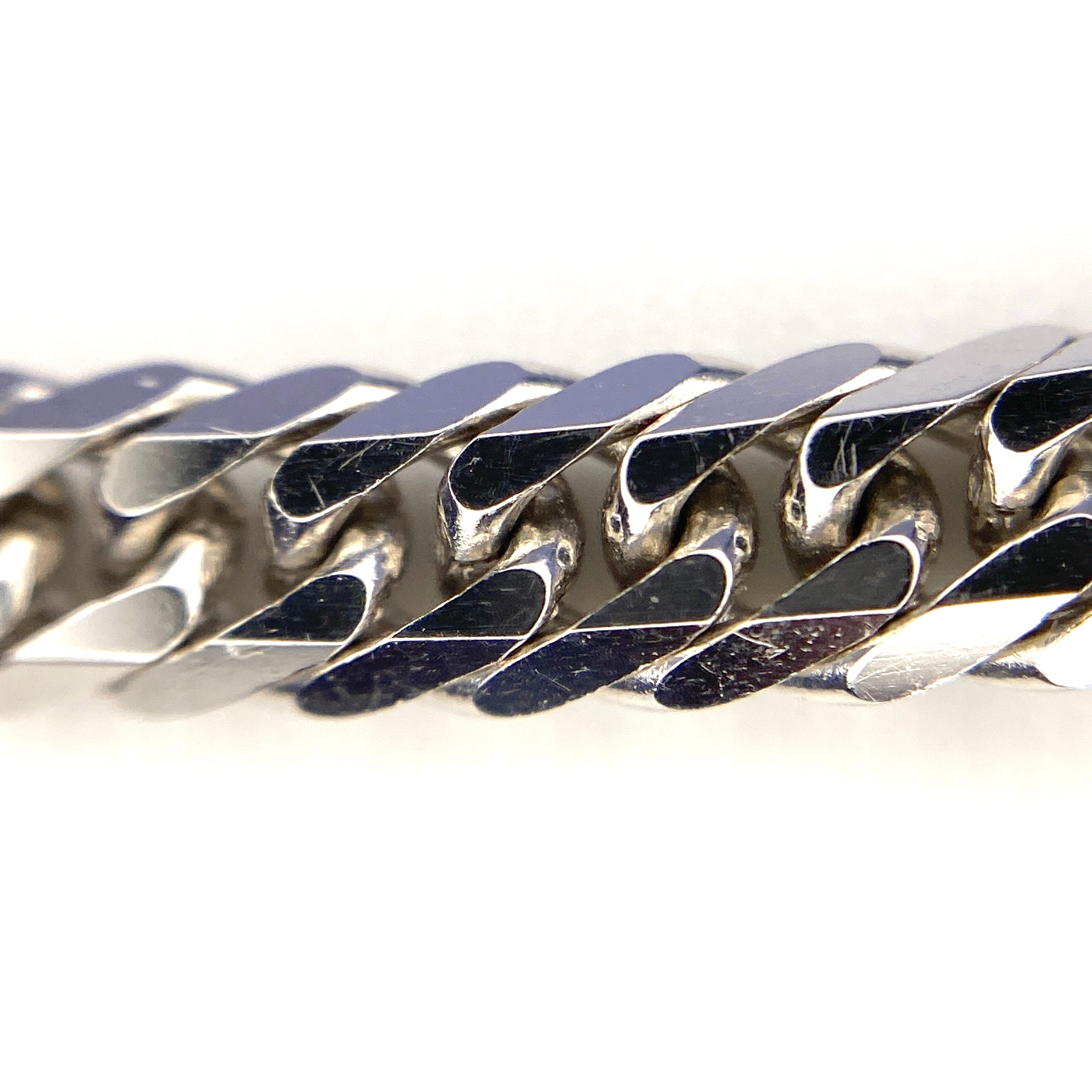 【送料無料】_ ノンブランド _K18WGアンクレット(24cm)_W6面カット10.3g_ 中古品