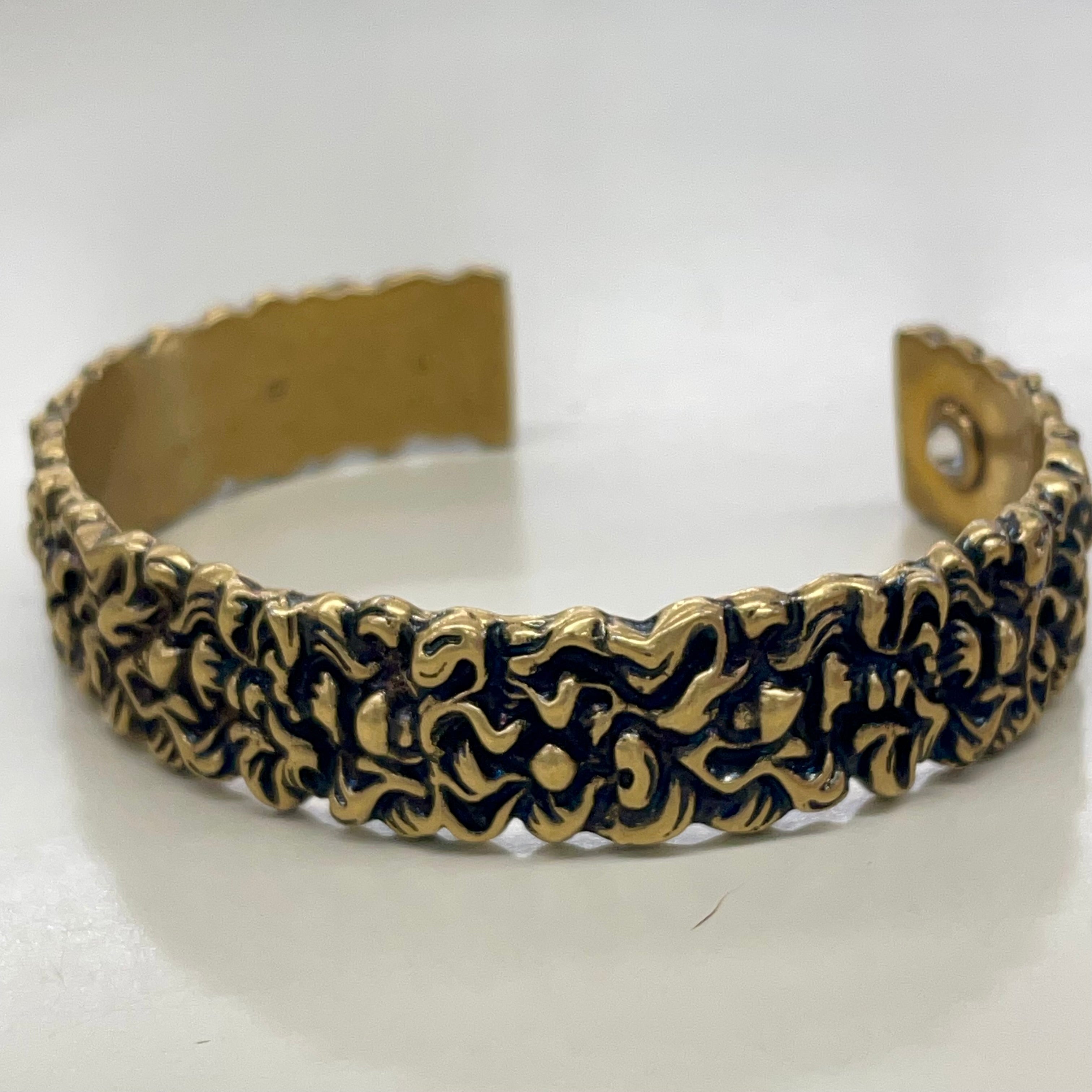 GUCCI_(グッチ)_ライオンたてがみバングル_クリスタル付き Lサイズ_中古品