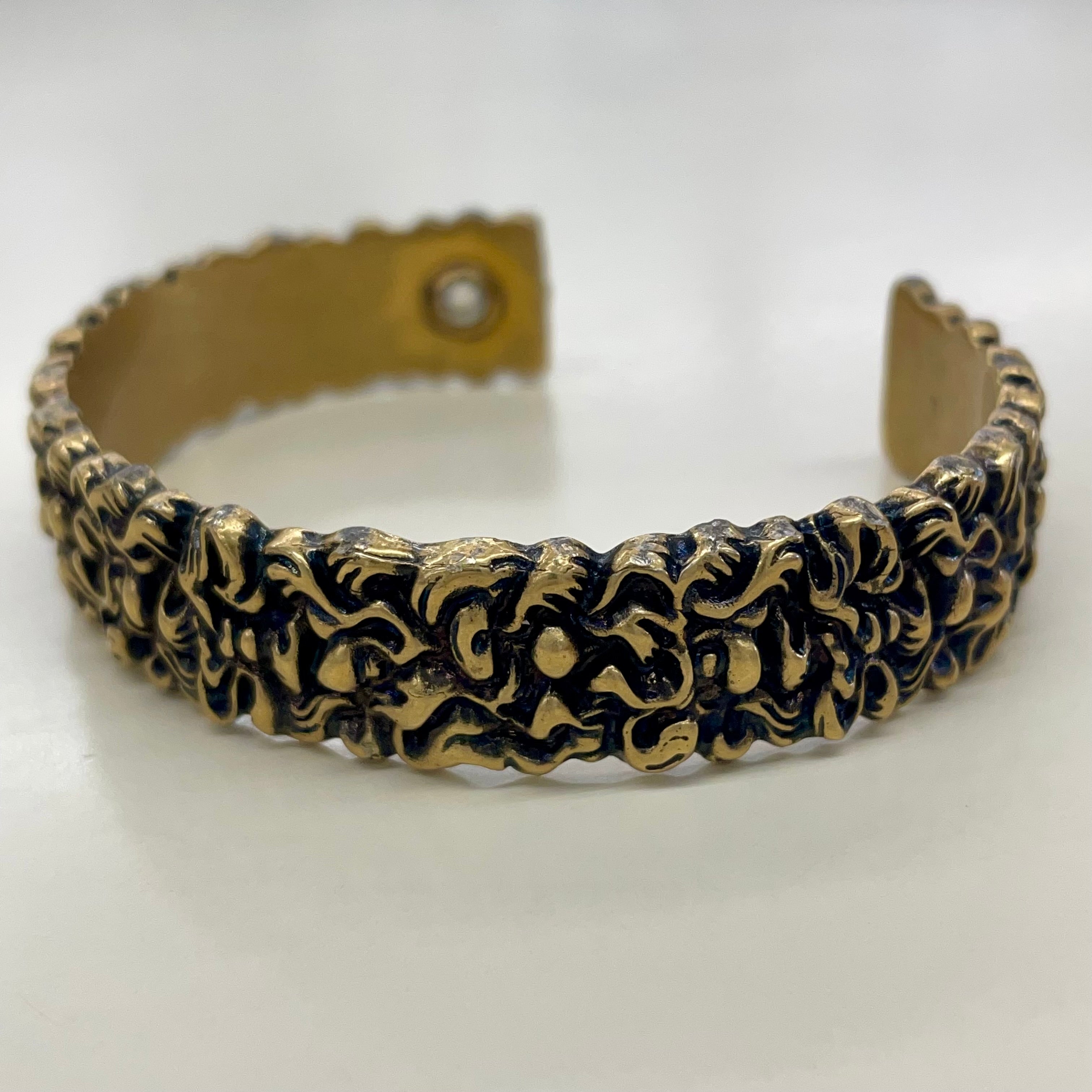 GUCCI_(グッチ)_ライオンたてがみバングル_クリスタル付き Lサイズ_中古品