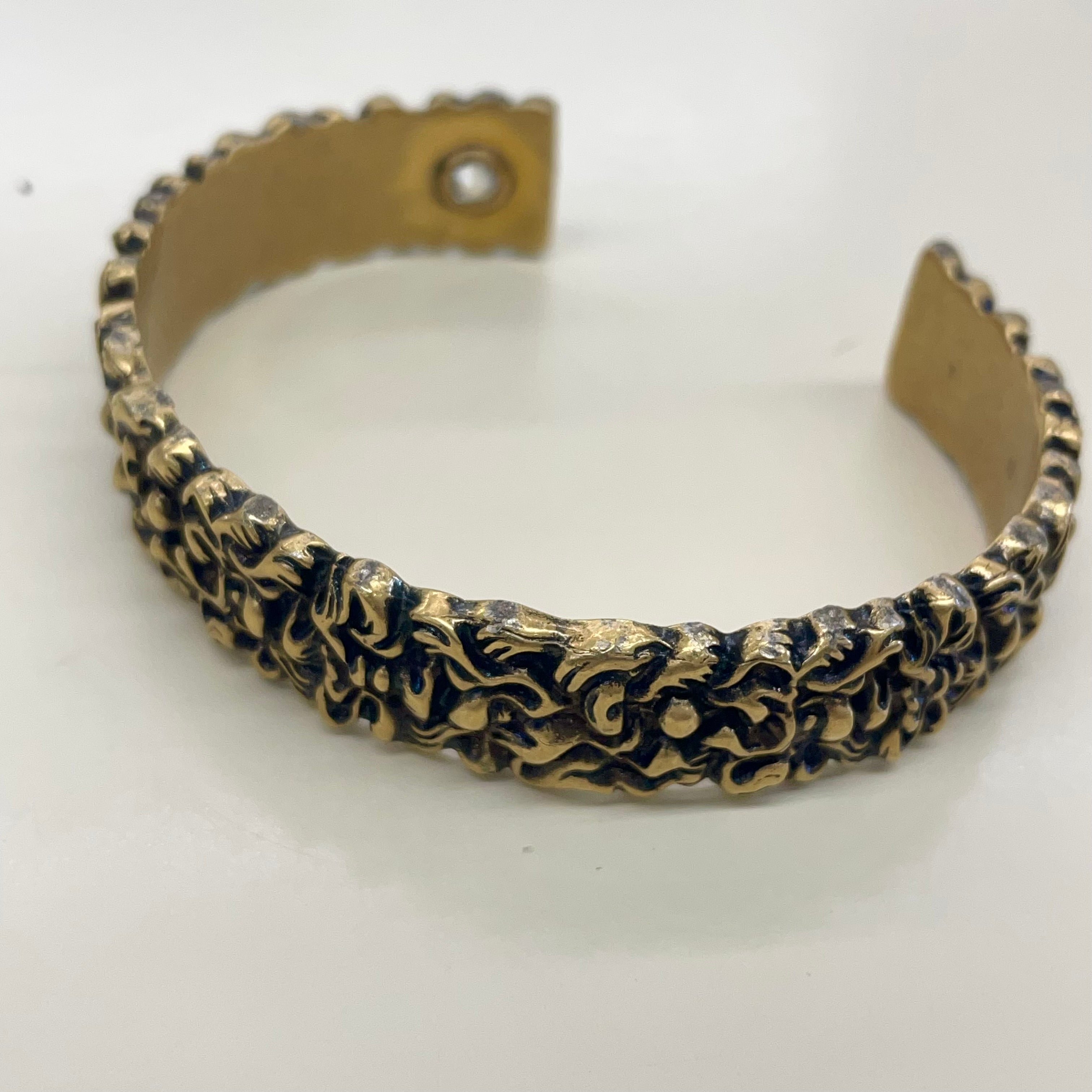 GUCCI_(グッチ)_ライオンたてがみバングル_クリスタル付き Lサイズ_中古品