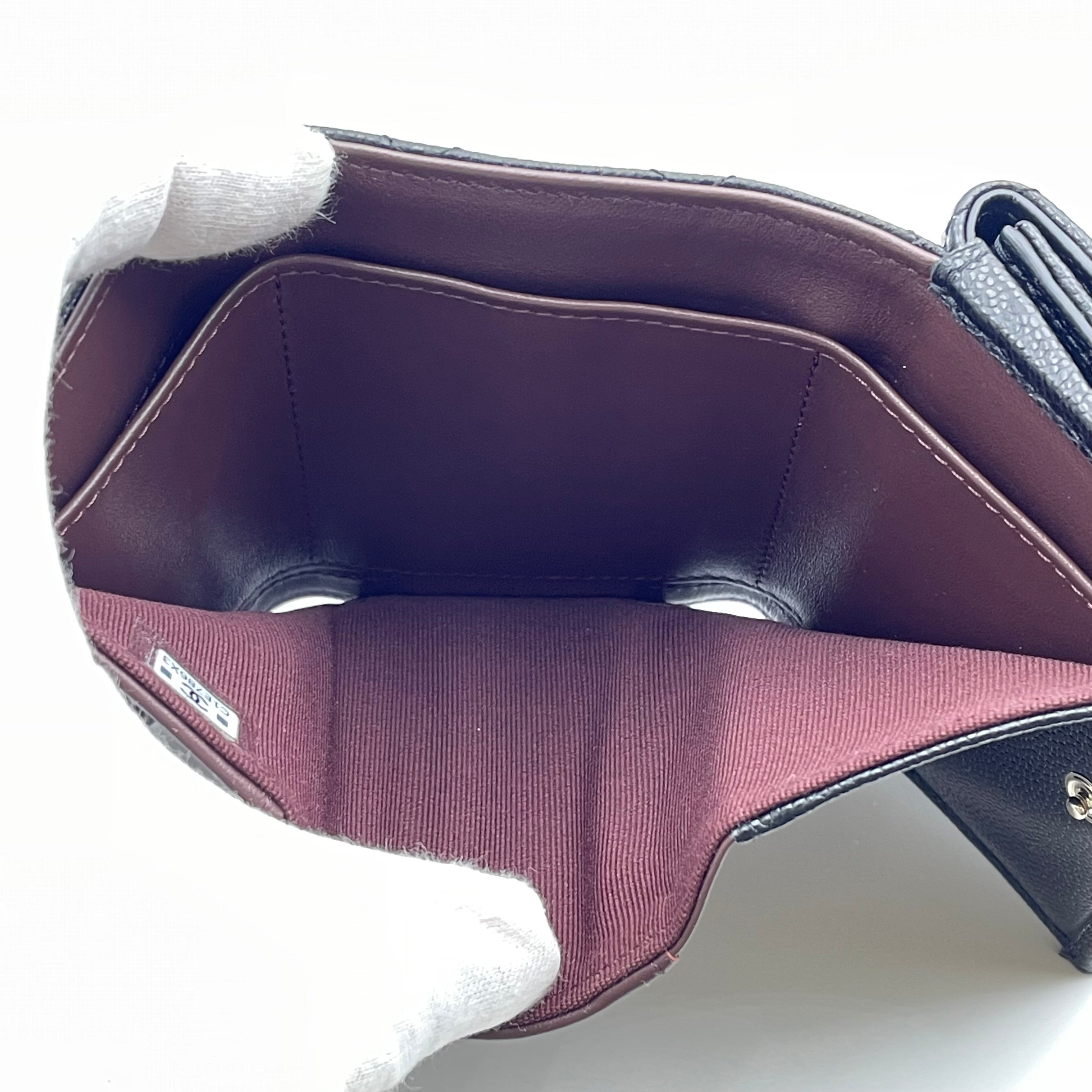 【送料無料】_CHANEL _(シャネル)_クラシックスモールフラップウォレット_ AP0231 キャビアスキン_中古品