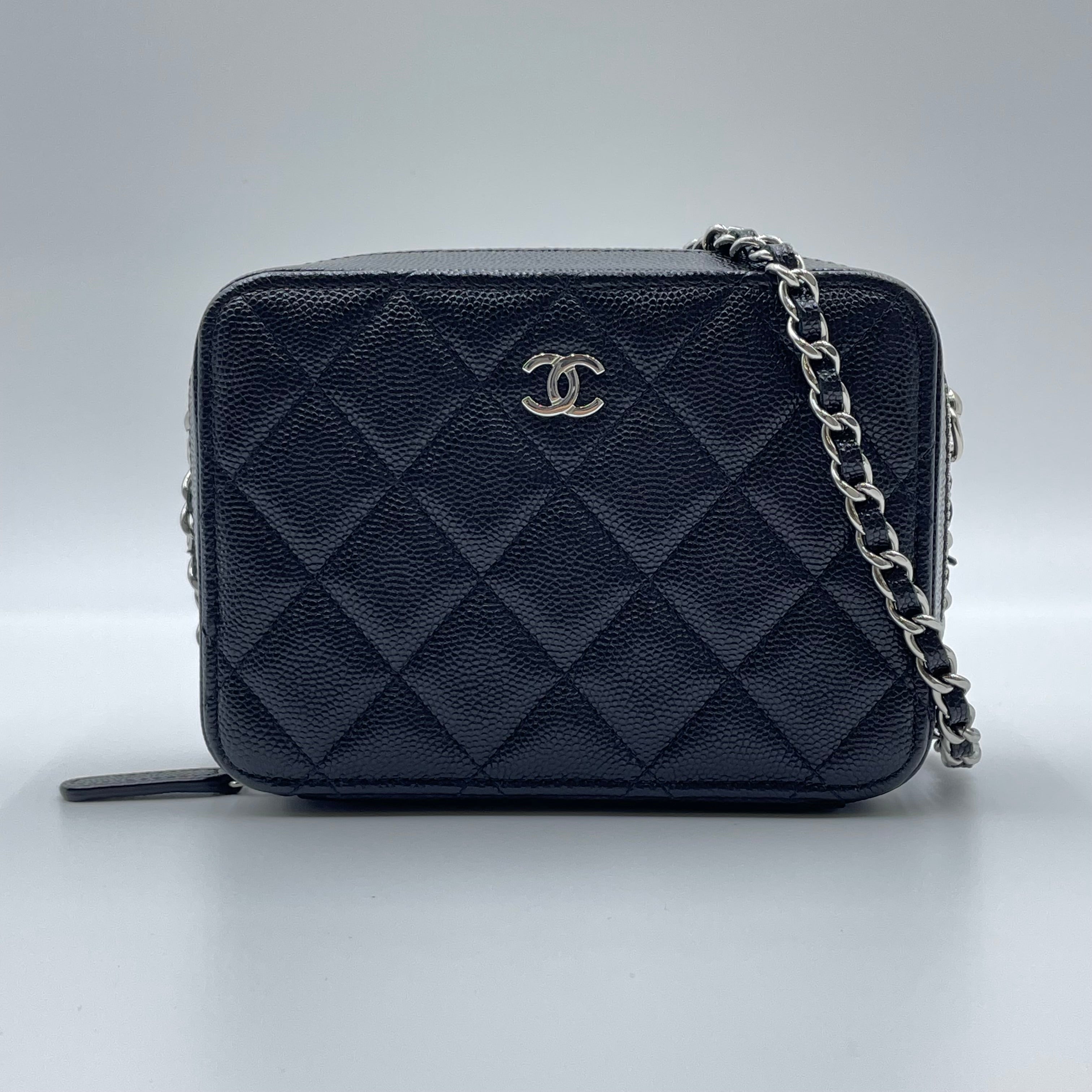 【送料無料】_CHANEL _(シャネル)_ミニマトラッセ チェーンショルダーバッグ_ AP2426 キャビアスキン カメラバッグ_中古品