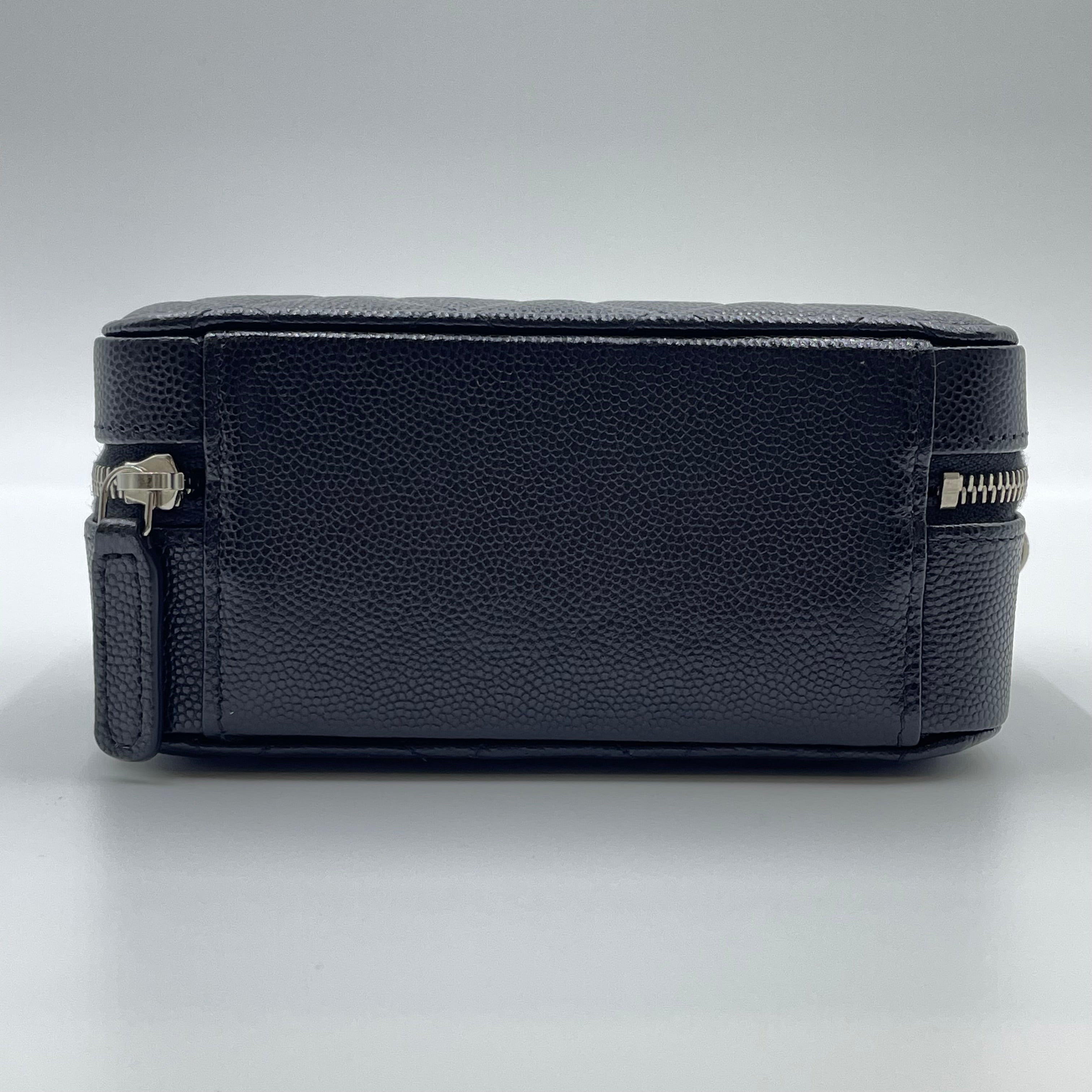 【送料無料】_CHANEL _(シャネル)_ミニマトラッセ チェーンショルダーバッグ_ AP2426 キャビアスキン カメラバッグ_中古品