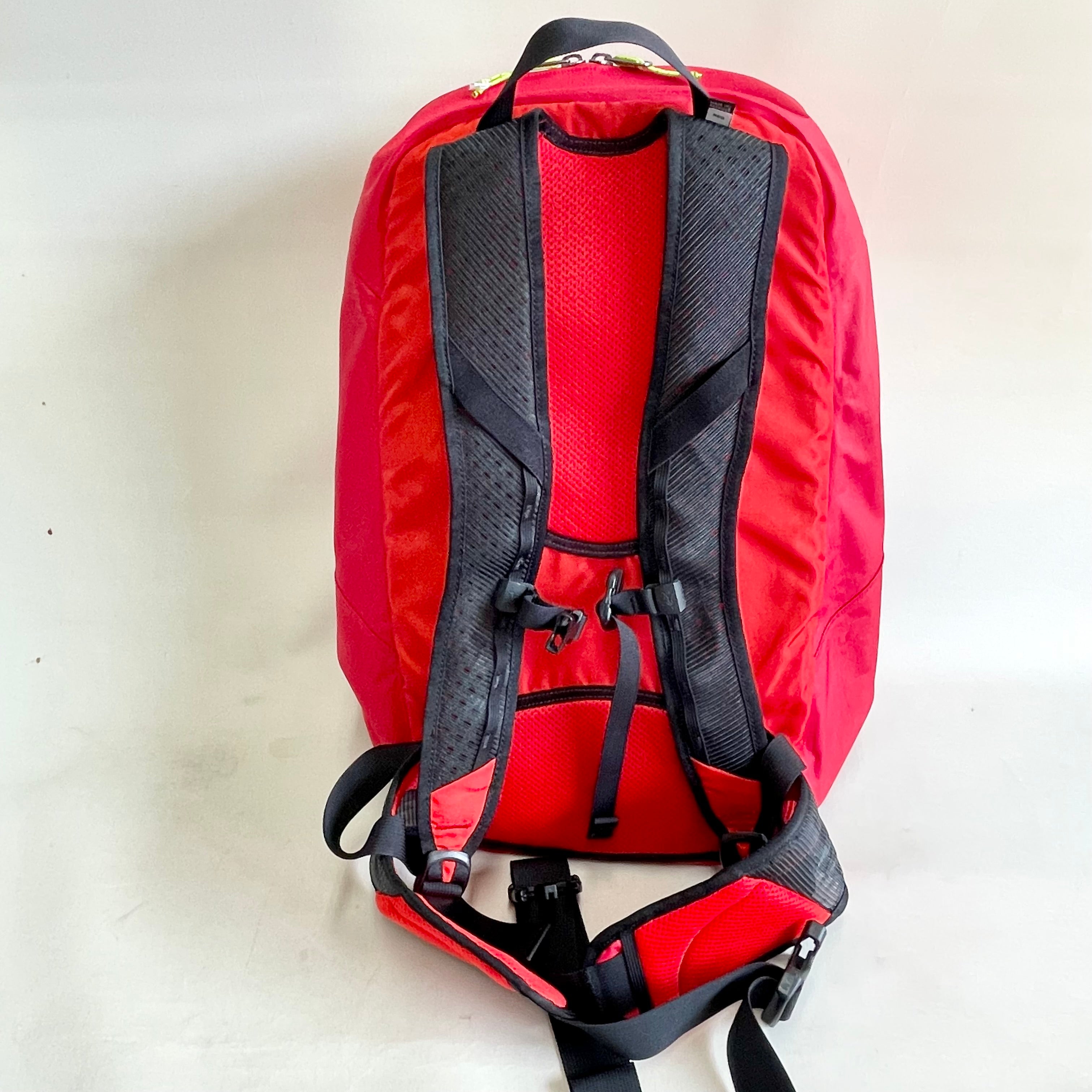 【送料無料】_ARC’TERYX_(アークテリクス)_35Lリュックサック 15525_VELRO35_中古品