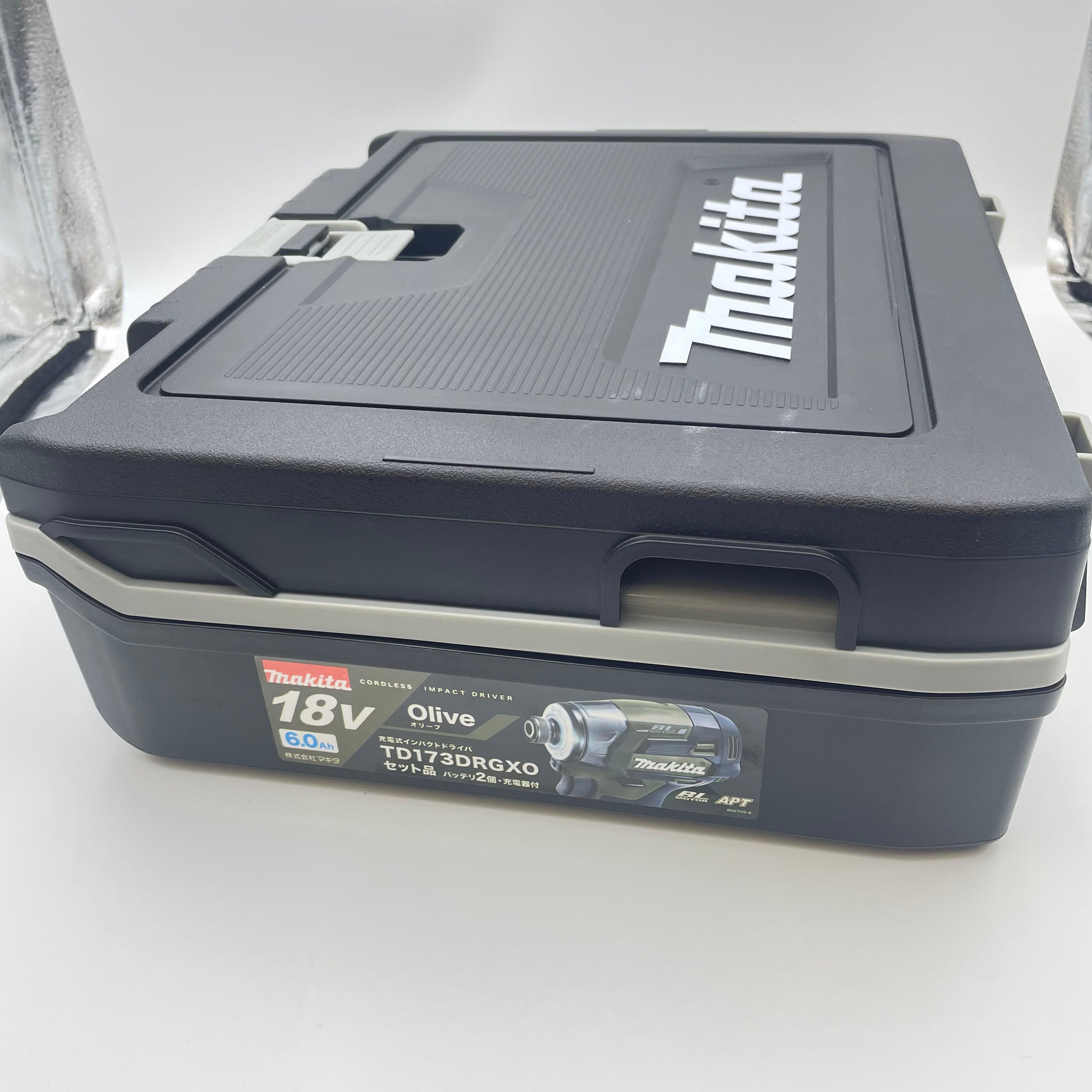 【送料無料】_makita_(マキタ)_充電式インパクトドライバ _TD173DRGXO(オリーブ)_ 18V 6.0Ah (バッテリBL1860B×2本)_充電器DC18RF・ケース付_未使用品