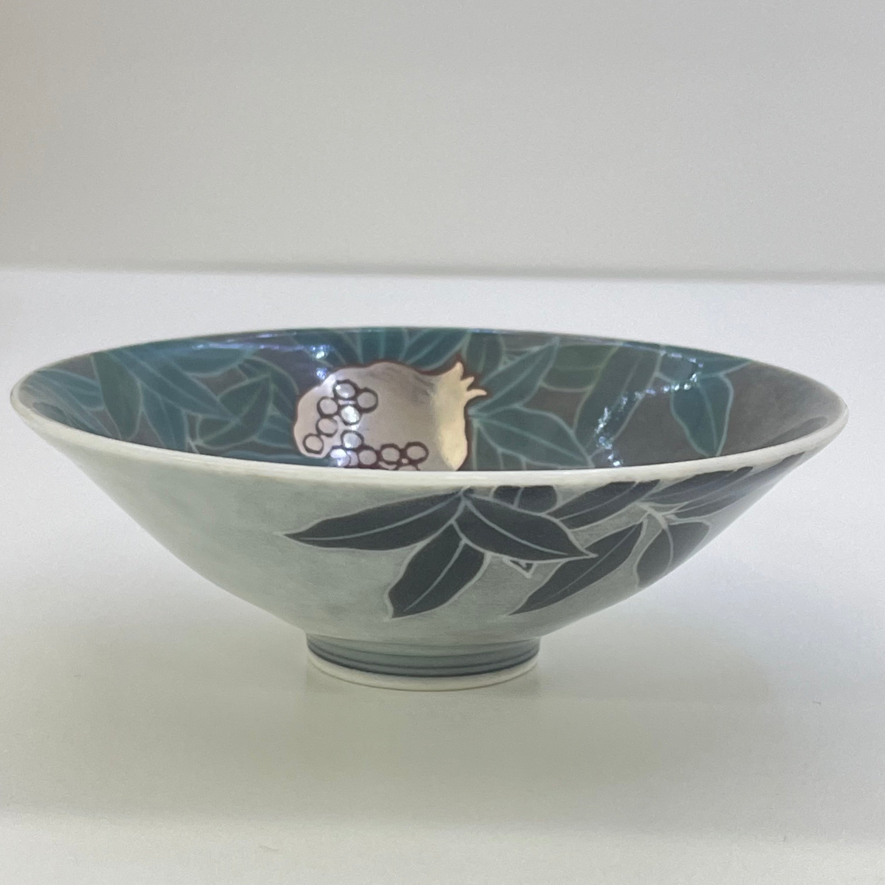 十四代今泉今右衛門 作_色絵薄墨墨はじき柘榴文盃_中古品