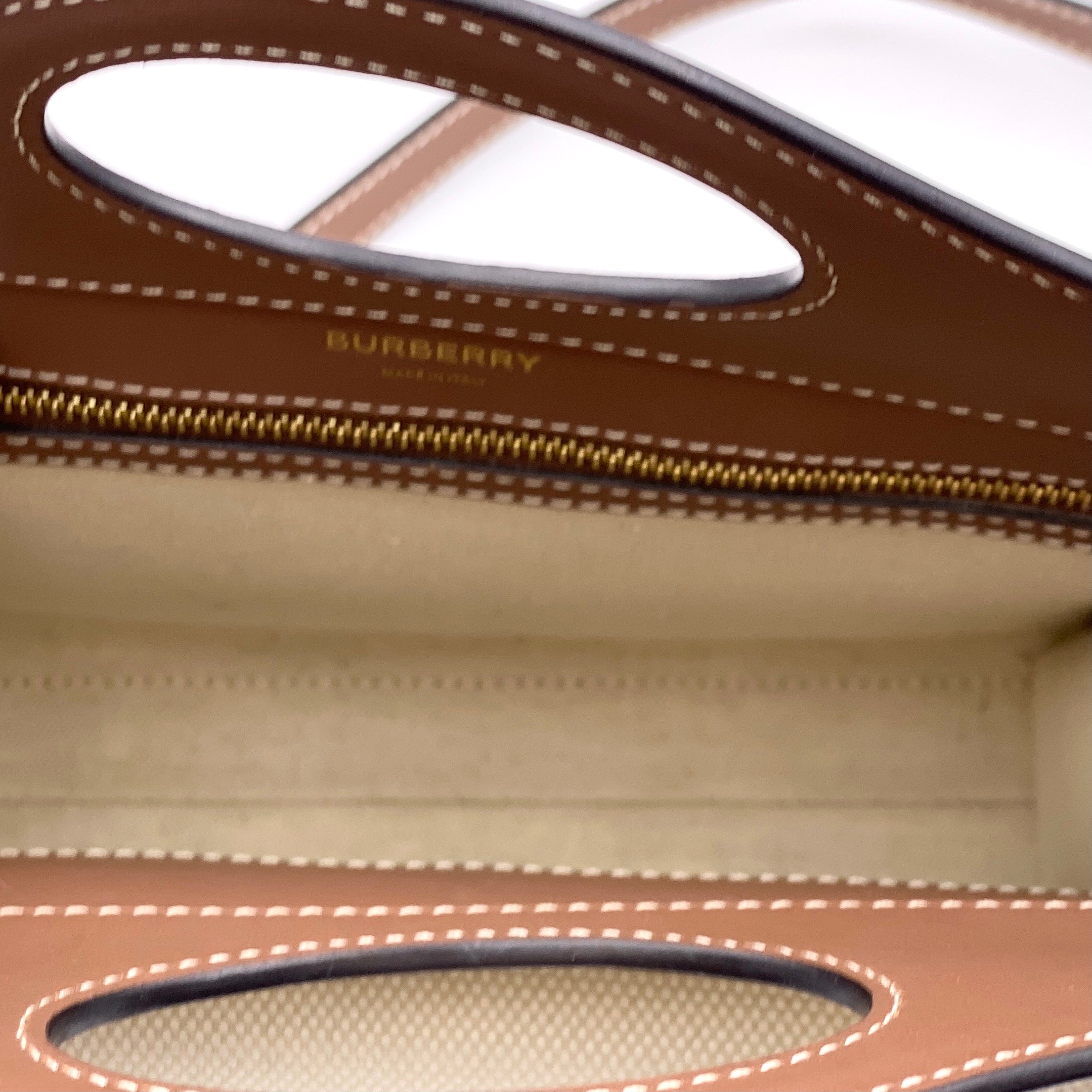 【送料無料】_ BURBERRY_(バーバリー)_ミニポケットバッグ_ 8039361 2WAY _中古品