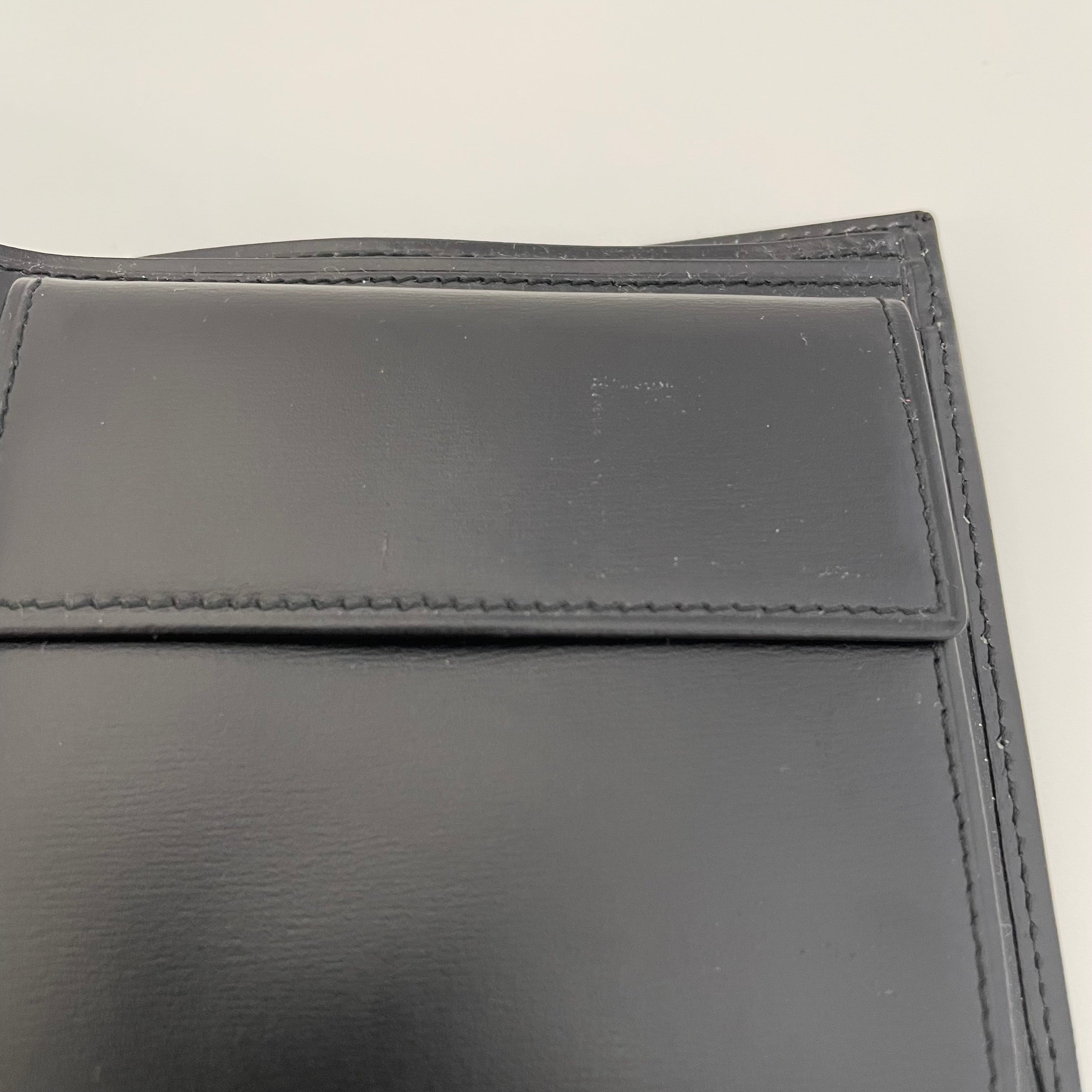 【送料無料】_ Cartier_(カルティエ)_パシャ ドゥ カルティエ _二つ折り レザー 財布L3000137_中古品