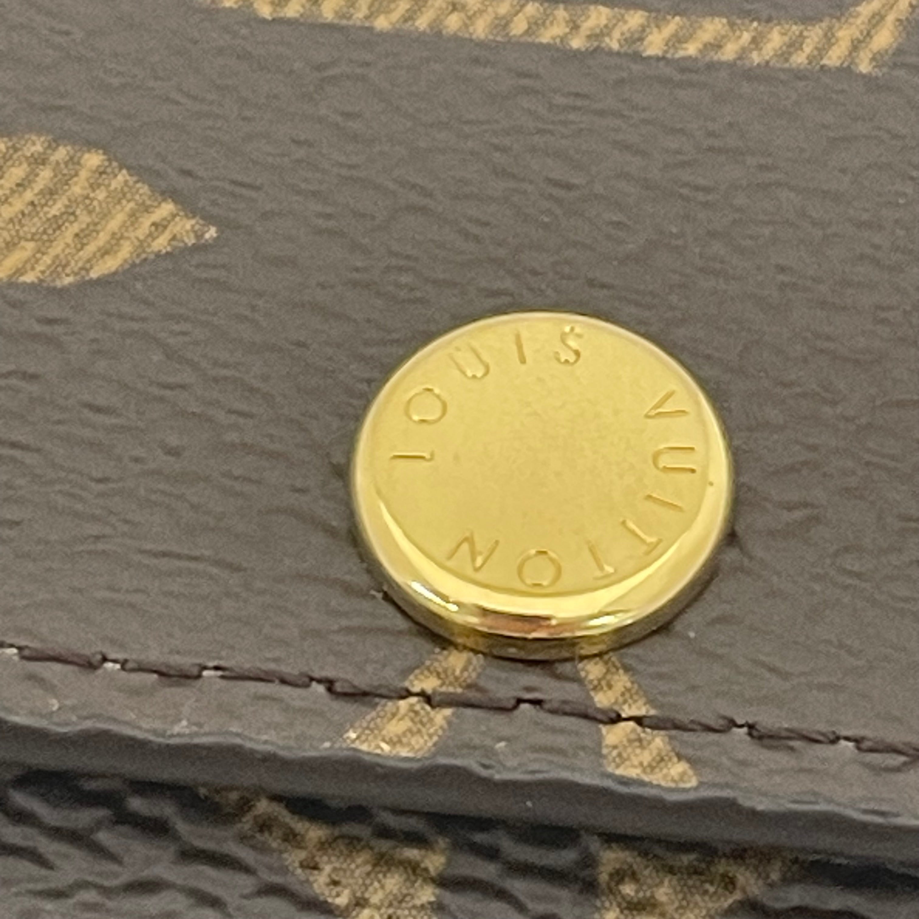 【送料無料】_ LOUIS VUITTON_(ルイヴィトン)_キーケース ミュルティクレ 6_ M62630_未使用品