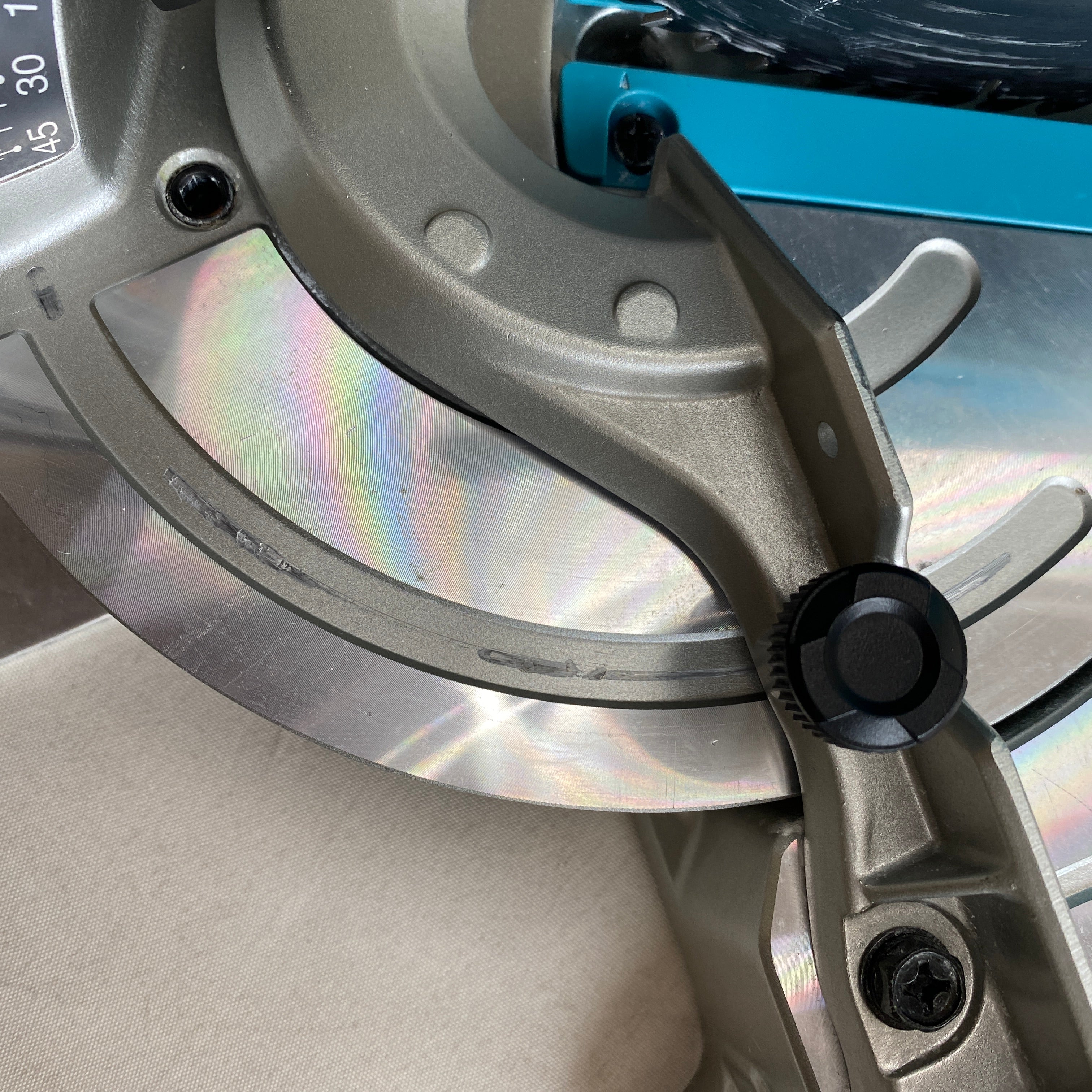 【送料無料】_ makita_(マキタ)_165ミリ充電式卓上マルノコ_LS600D 18Vアルミベース 本体のみ_ 中古品