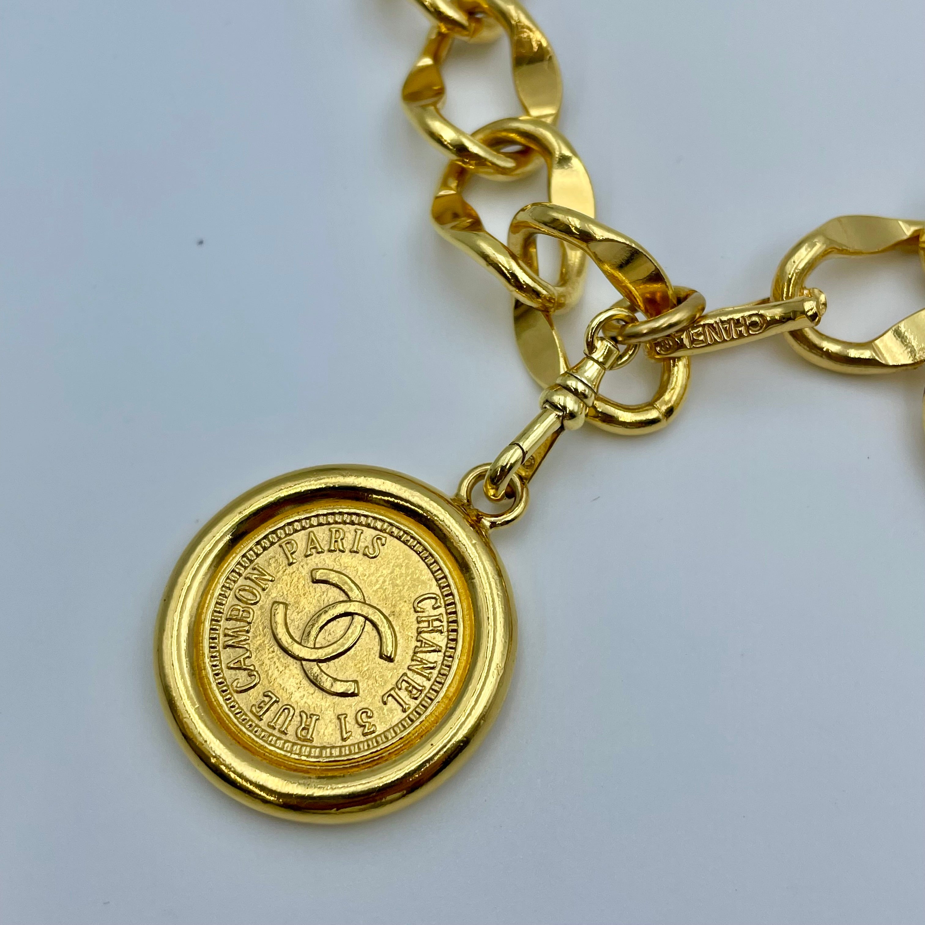 CHANEL_(シャネル)_コインモチーフ_ ゴールドメタルチェーンベルト_ 中古品