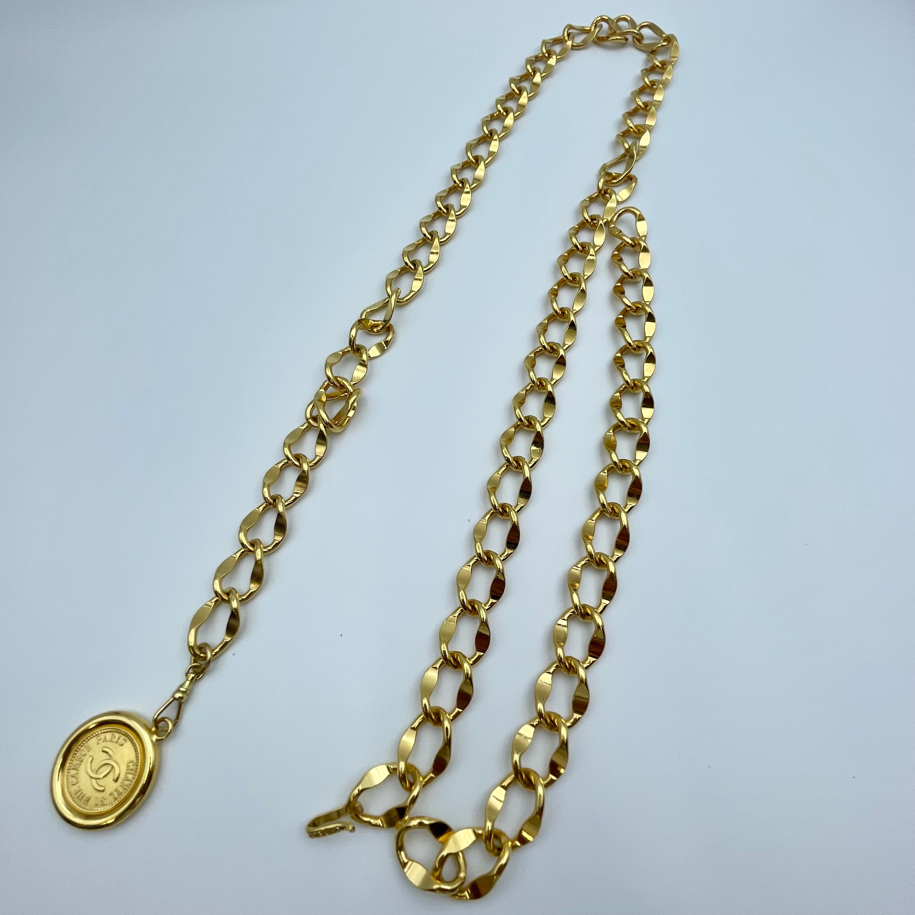 CHANEL_(シャネル)_コインモチーフ_ ゴールドメタルチェーンベルト_ 中古品
