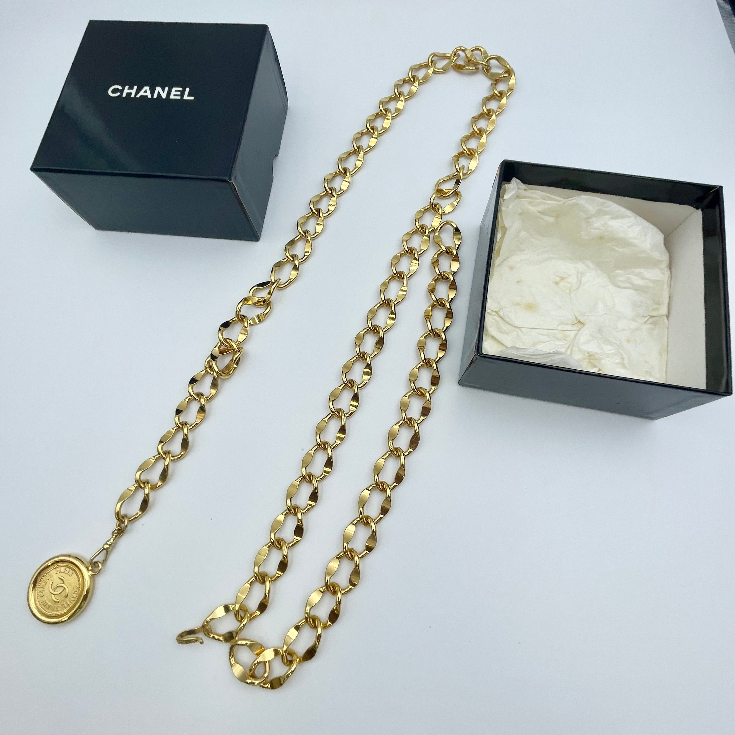 CHANEL_(シャネル)_コインモチーフ_ ゴールドメタルチェーンベルト_ 中古品