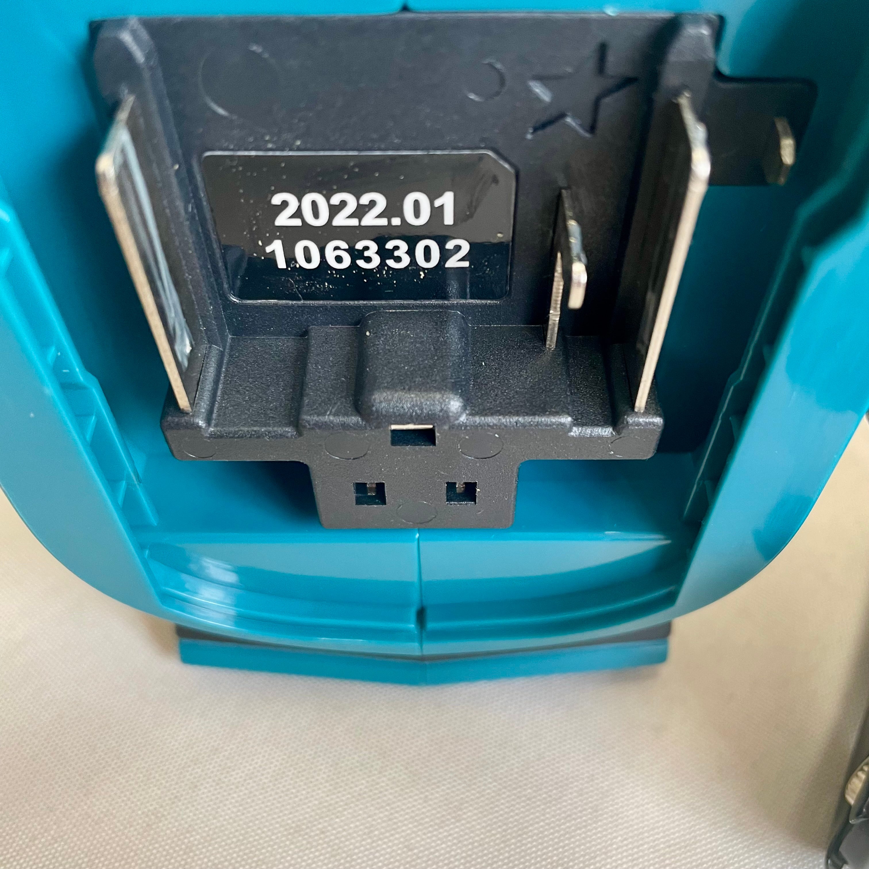 Makita_(マキタ)_充電式空気入れMP180D_充電器/バッテリ付き_未使用品