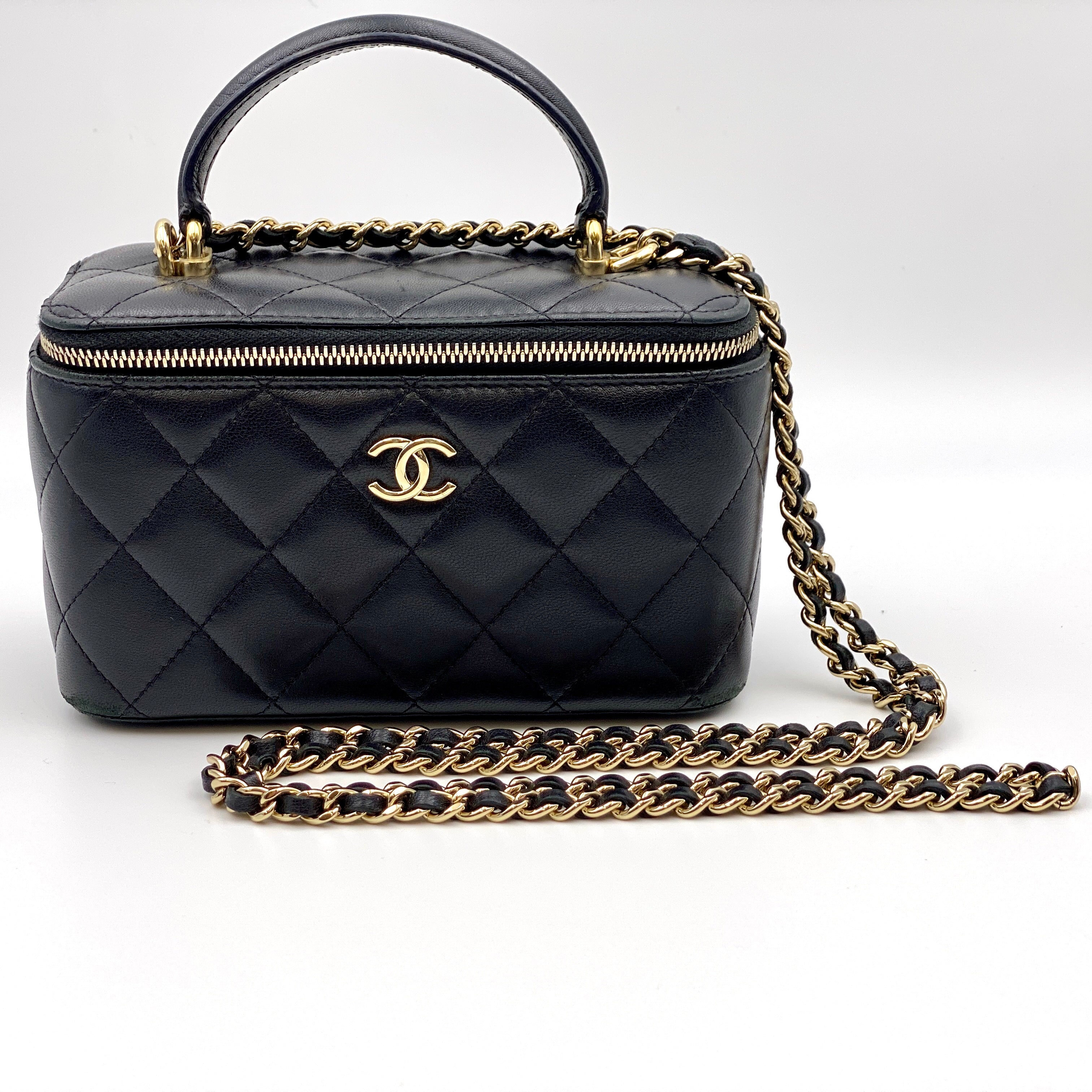 【送料無料】_CHANEL_(シャネル)_AP2199 スモールバニティケース_チェーンショルダー_マトラッセ/ラムスキン_中古品