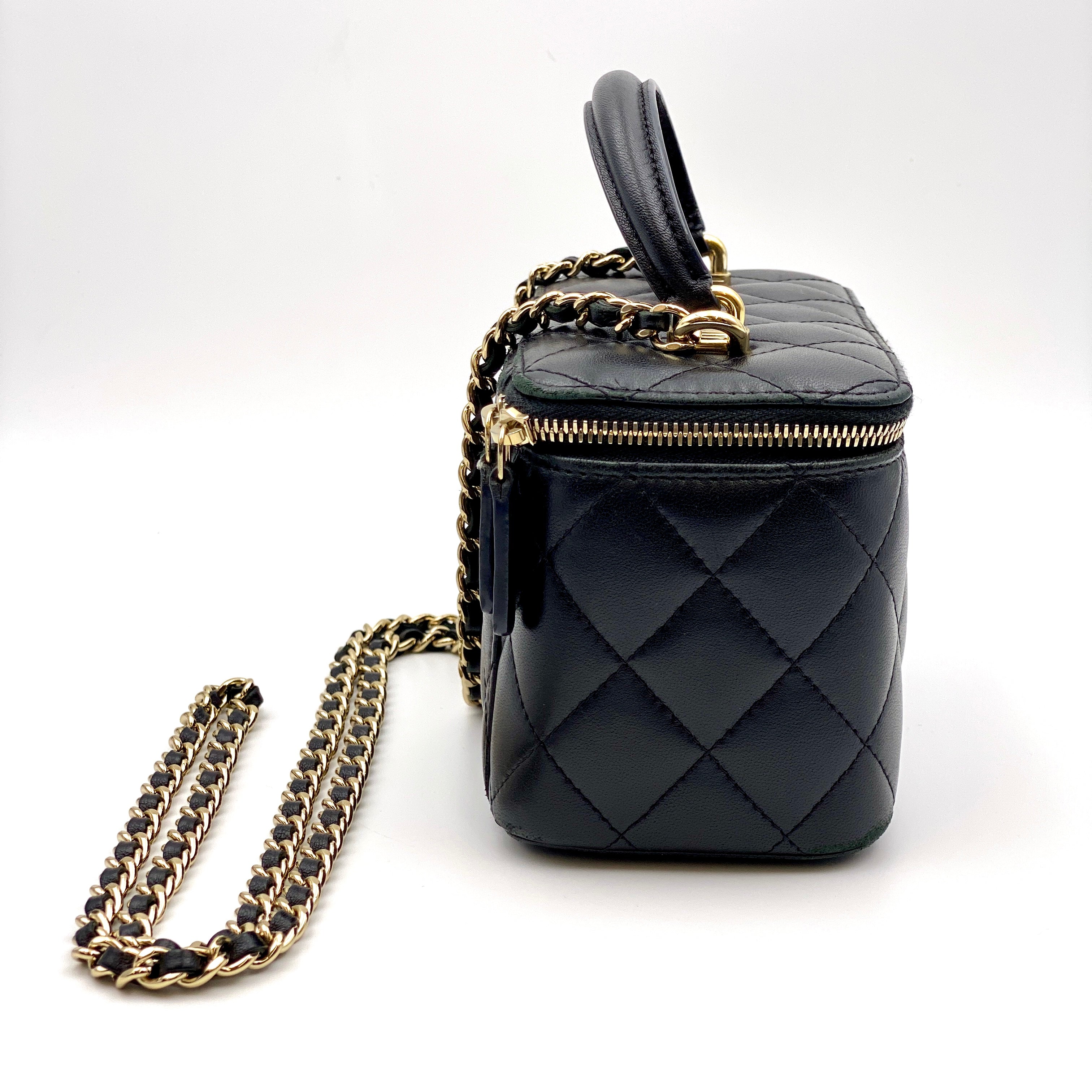 【送料無料】_CHANEL_(シャネル)_AP2199 スモールバニティケース_チェーンショルダー_マトラッセ/ラムスキン_中古品