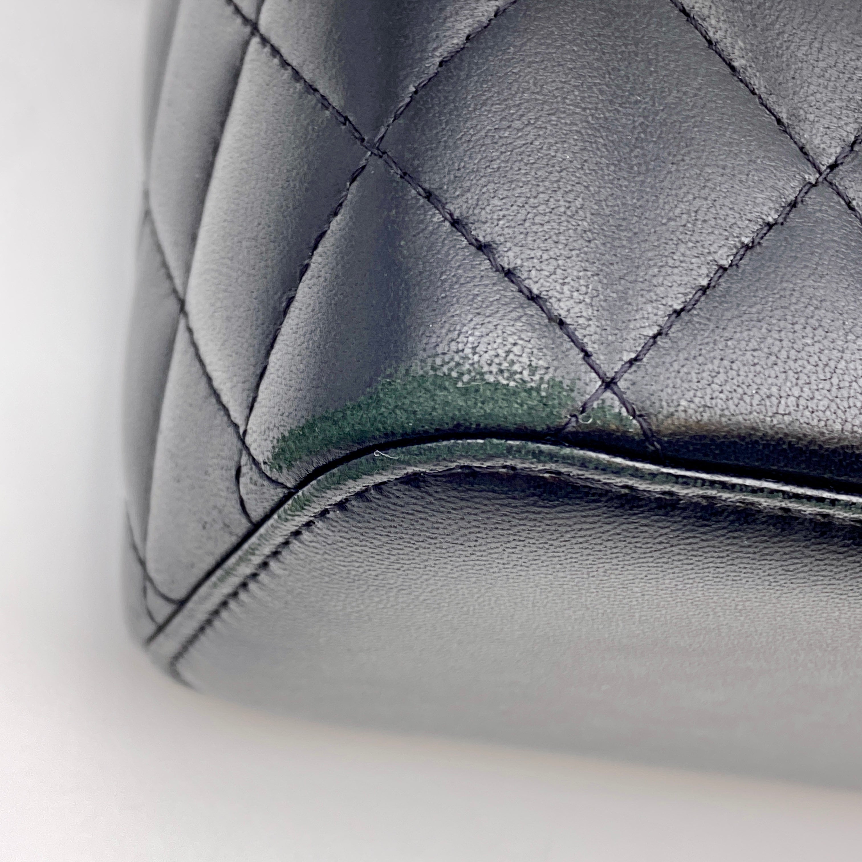 【送料無料】_CHANEL_(シャネル)_AP2199 スモールバニティケース_チェーンショルダー_マトラッセ/ラムスキン_中古品