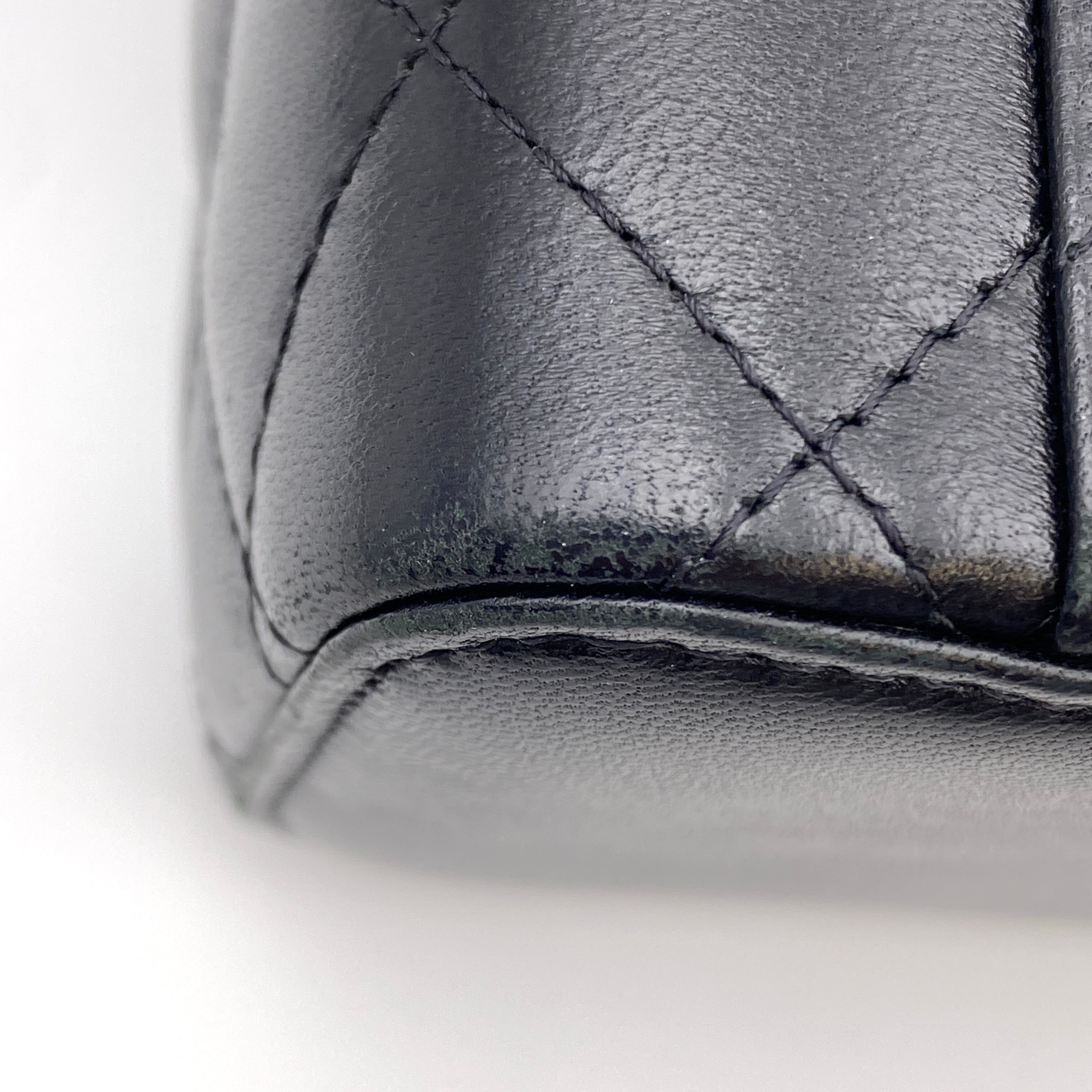 【送料無料】_CHANEL_(シャネル)_AP2199 スモールバニティケース_チェーンショルダー_マトラッセ/ラムスキン_中古品