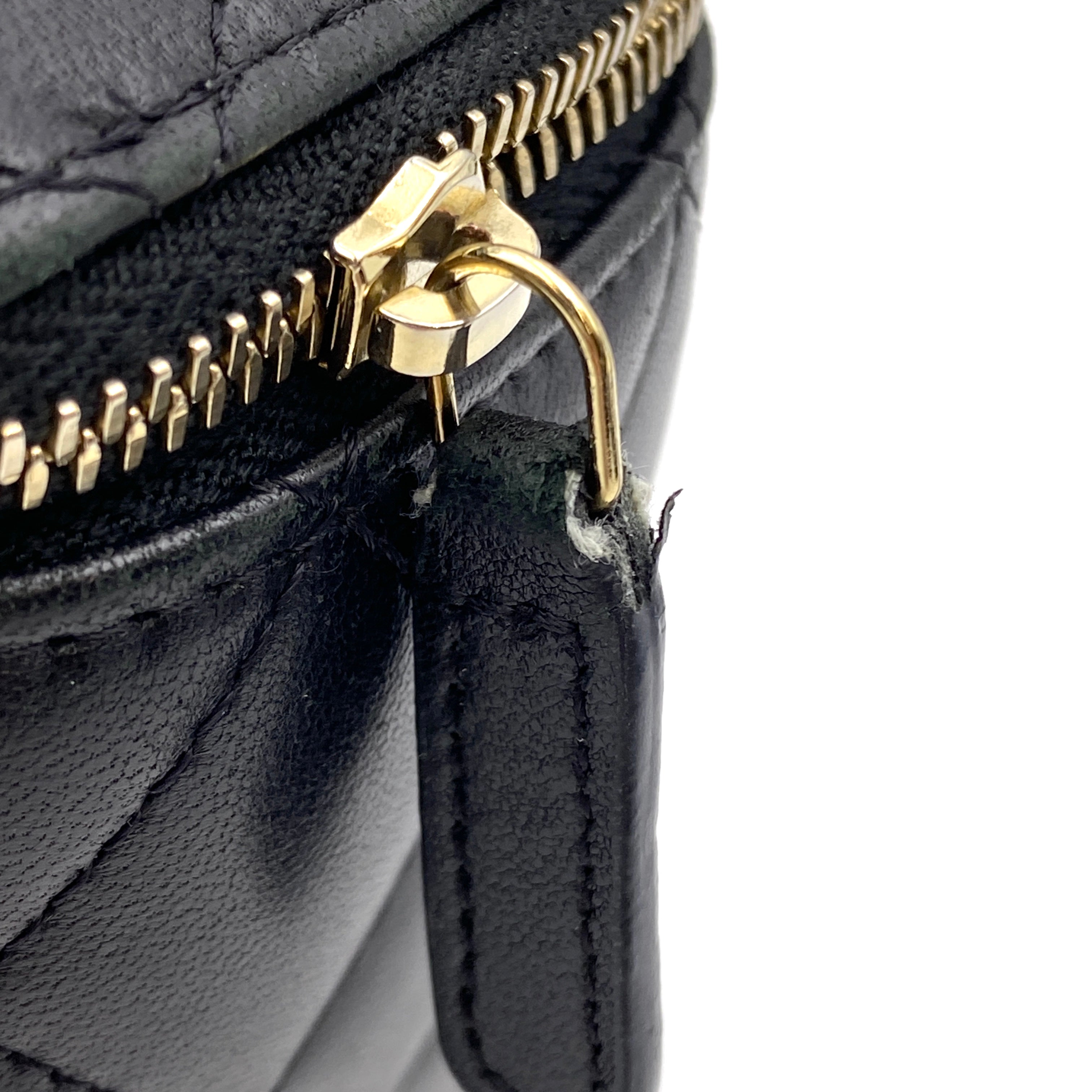 【送料無料】_CHANEL_(シャネル)_AP2199 スモールバニティケース_チェーンショルダー_マトラッセ/ラムスキン_中古品