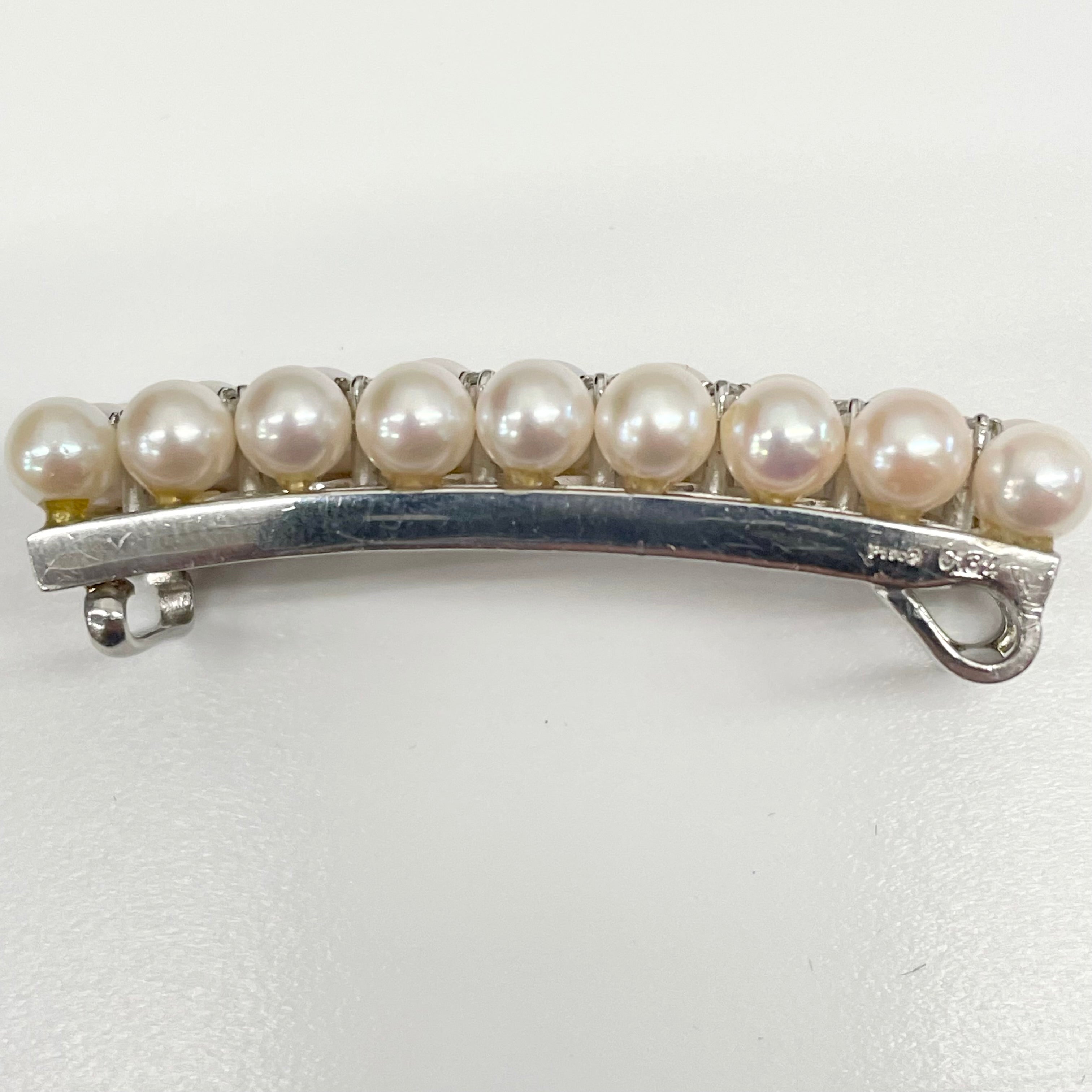 【送料無料】_ ノンブランド_ パール三列帯留_真珠5.2〜5.4㎜_ダイヤ 0.34ct/Pt900総重量23.3g_中古品