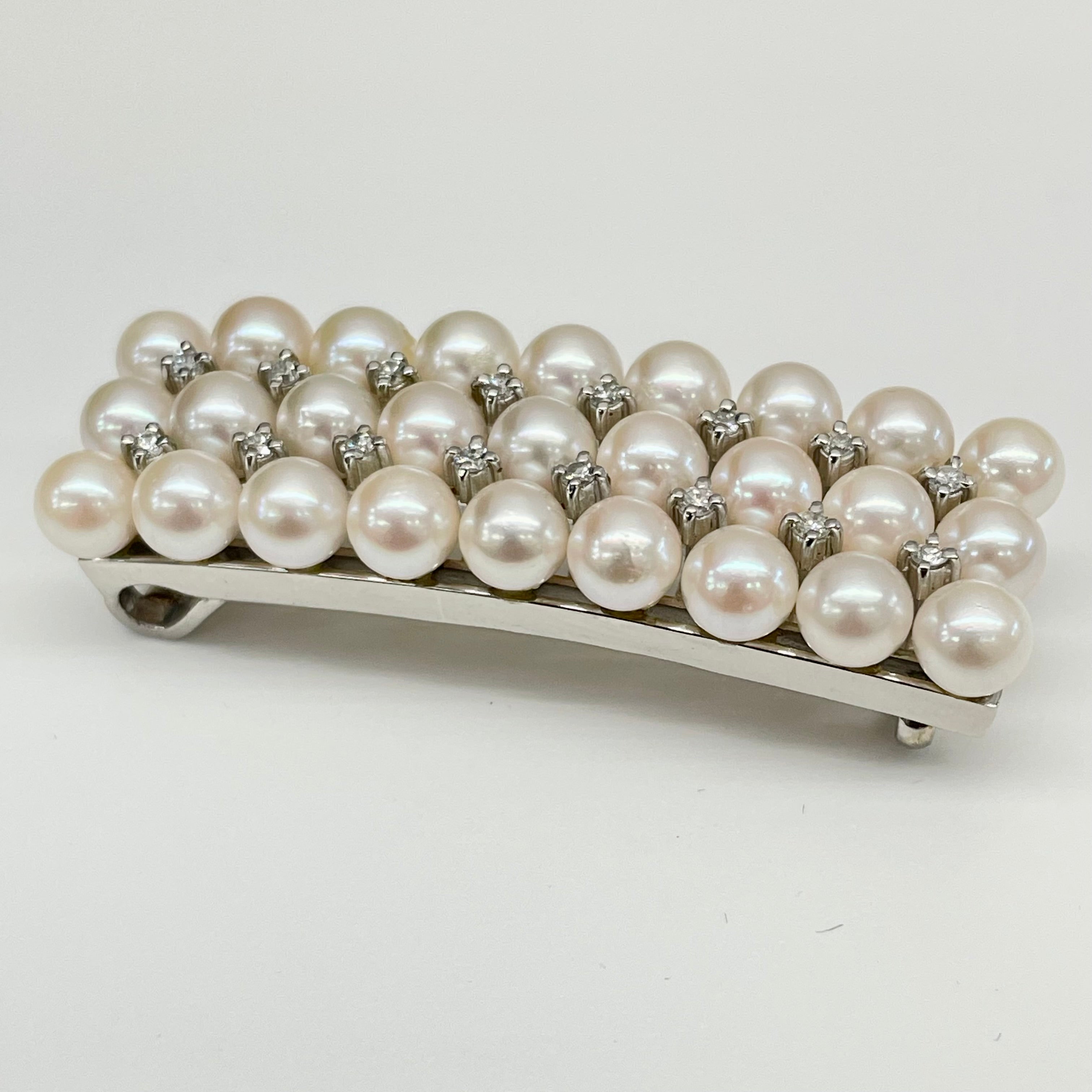 【送料無料】_ ノンブランド_ パール三列帯留_真珠5.2〜5.4㎜_ダイヤ 0.34ct/Pt900総重量23.3g_中古品