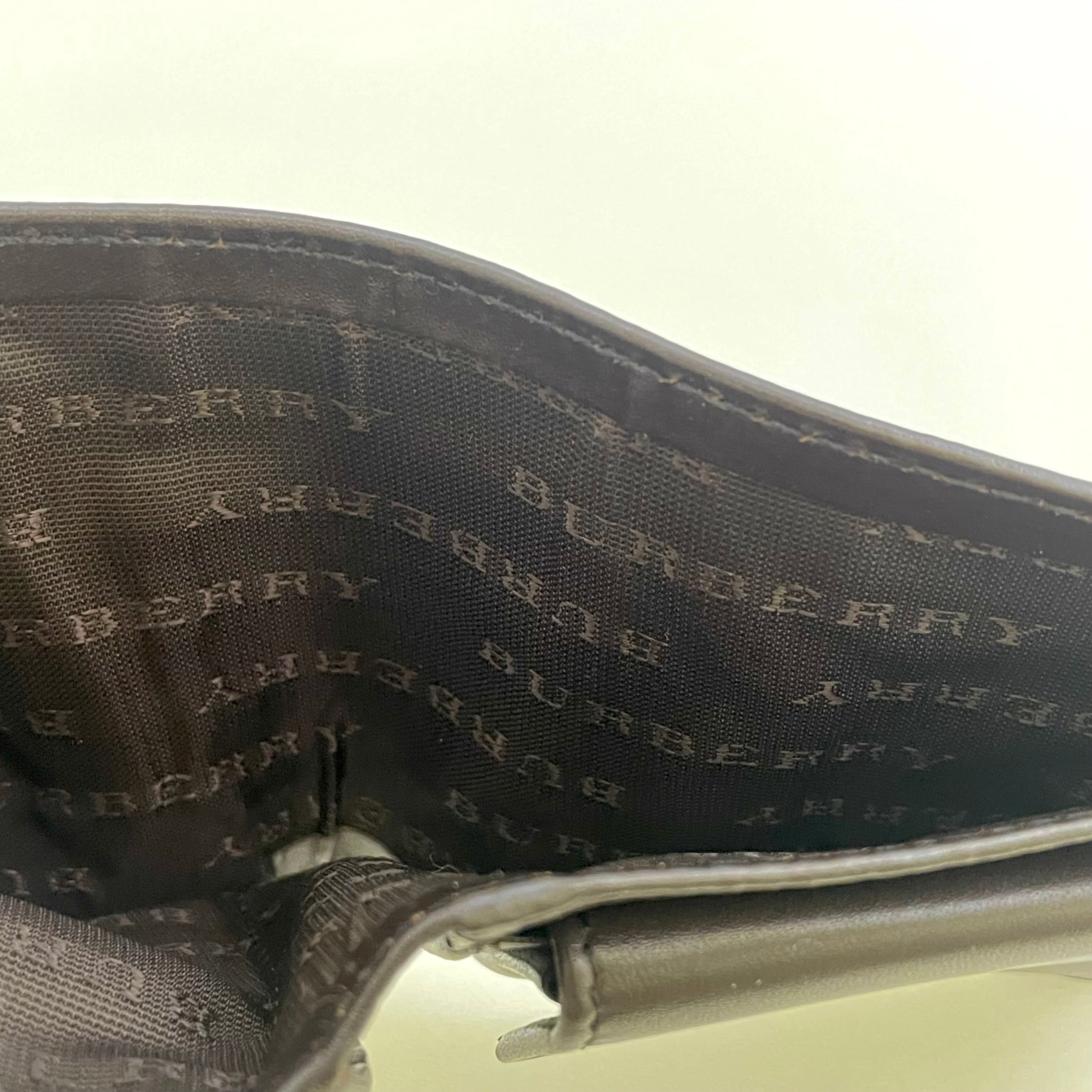 【送料無料】_ BURBERRY_(バーバリー)_ノバチェック二つ折り財布_中古品