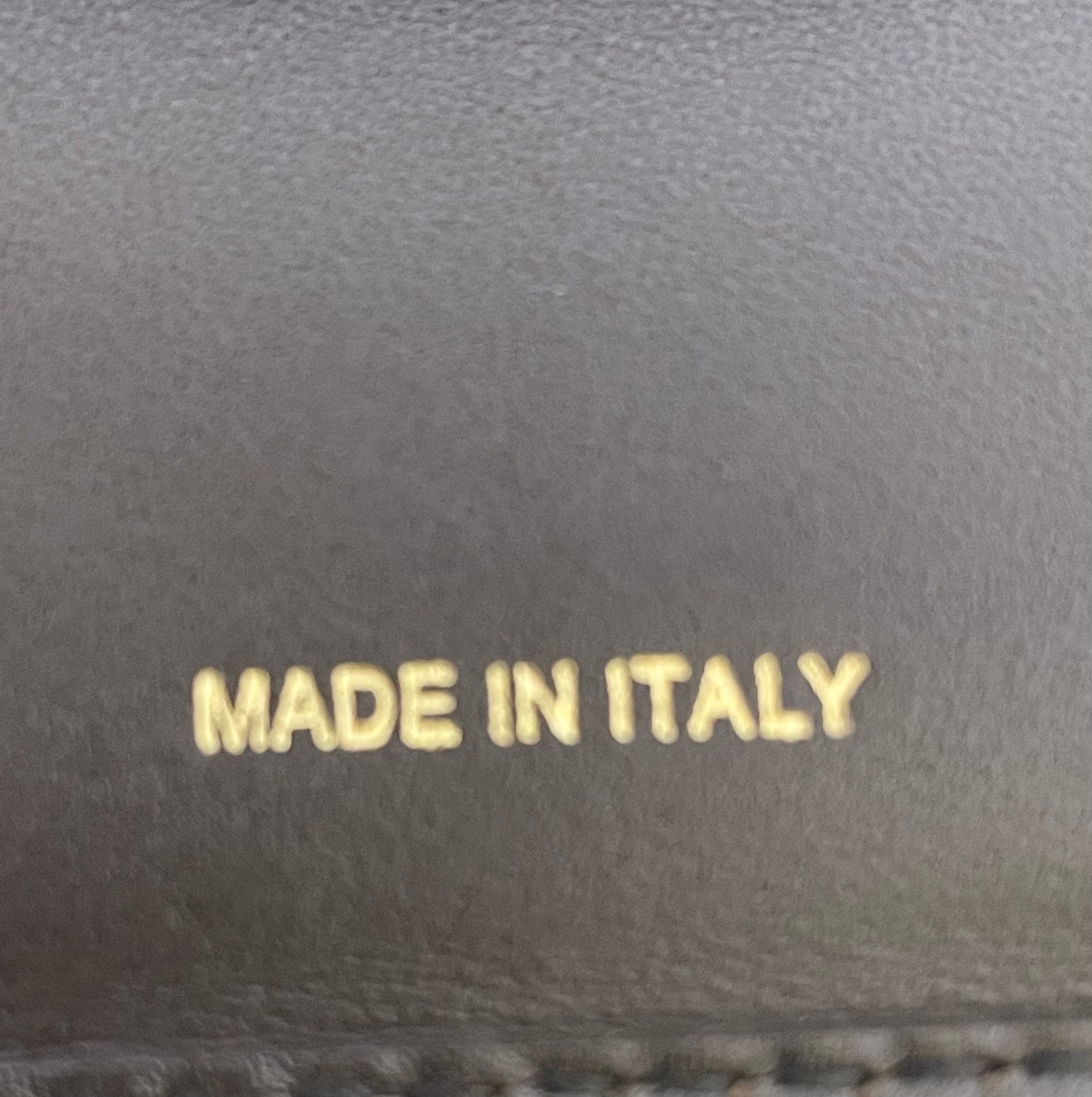 【送料無料】_ BURBERRY_(バーバリー)_ノバチェック二つ折り財布_中古品