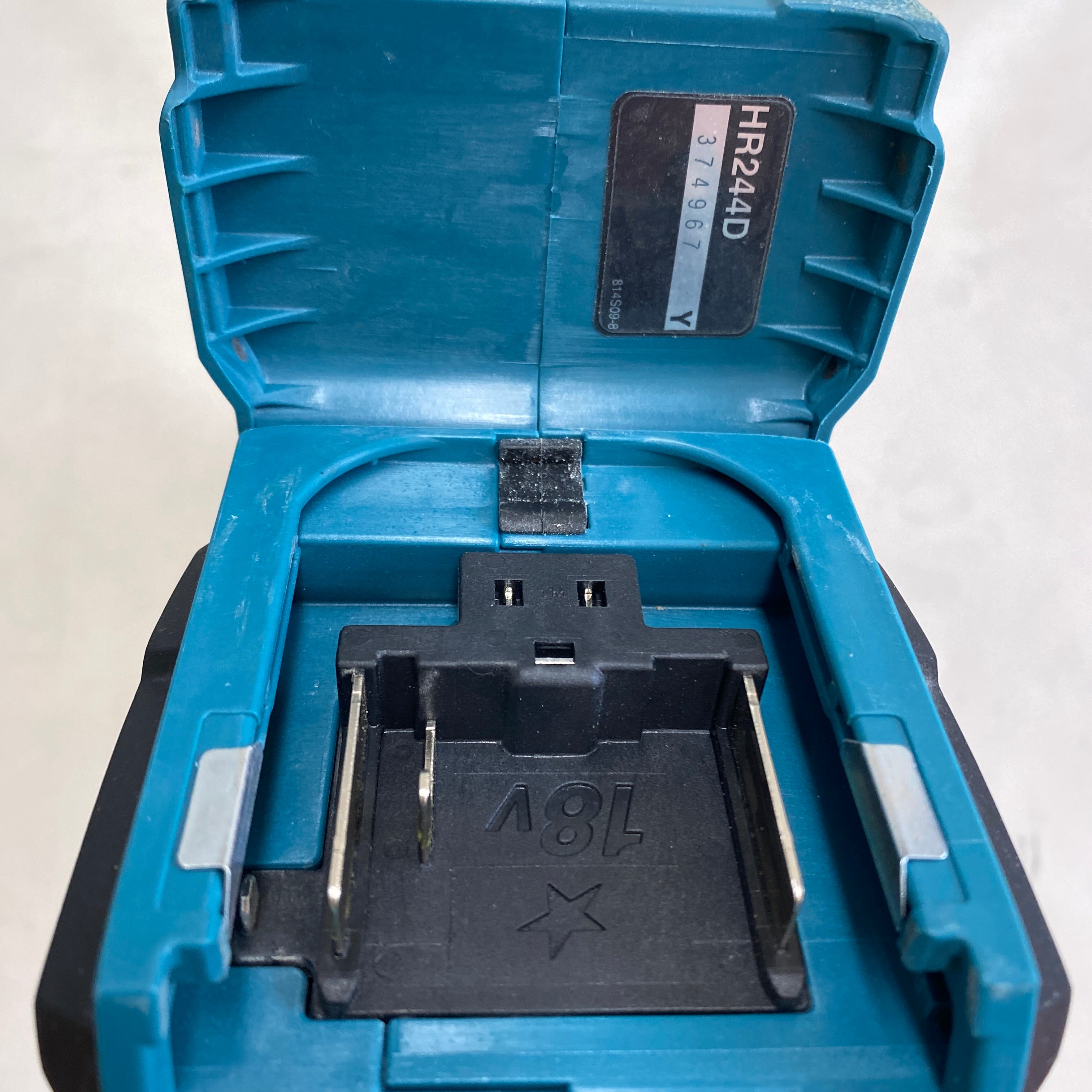 makita_(マキタ)_充電式充電式ハンマドリル_HR244DRGX_充電器/バッテリ2個付き_中古品