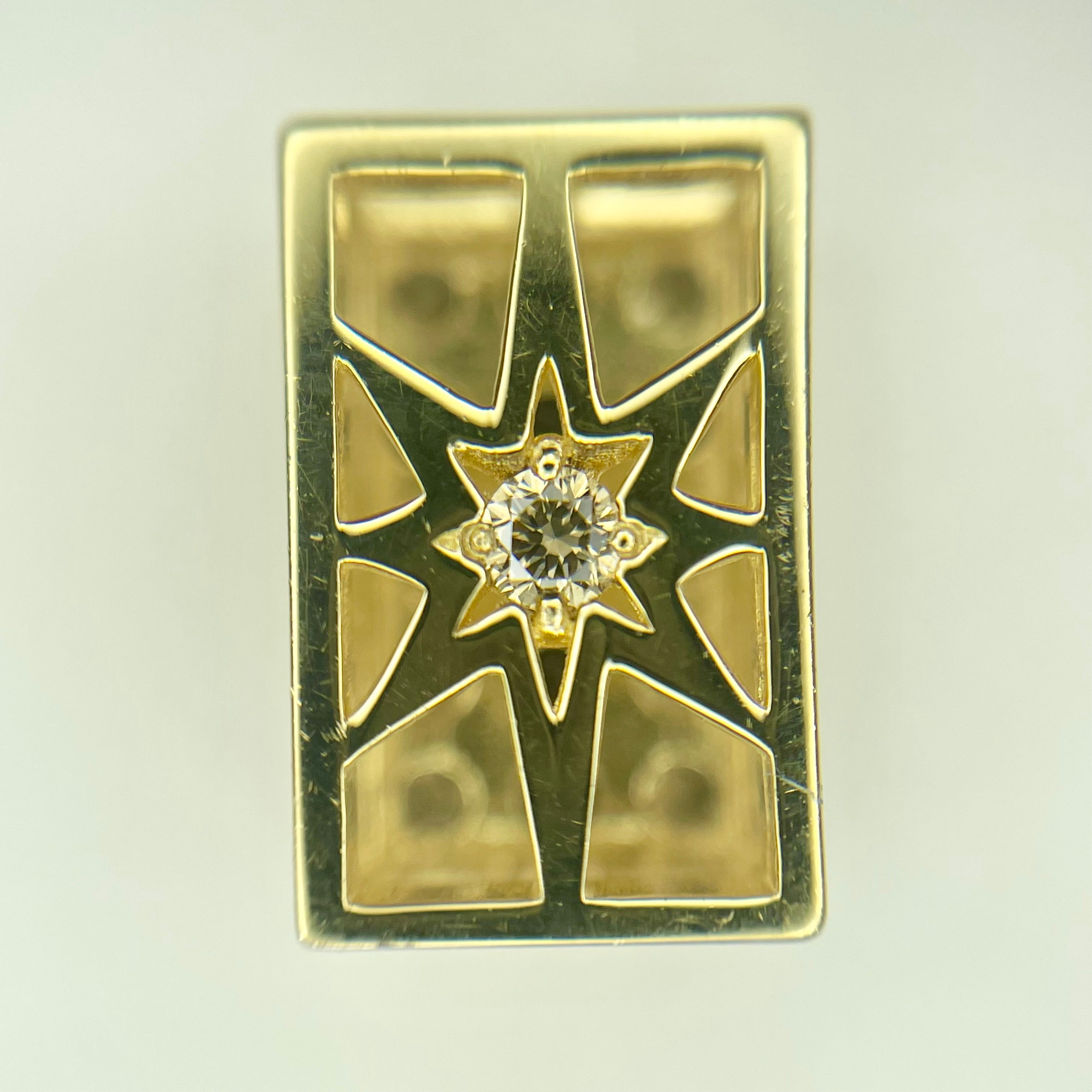 【送料無料】_ ノンブランド_ペンダントトップ_BD/FD0.3ct_K18(2.4g)_中古品