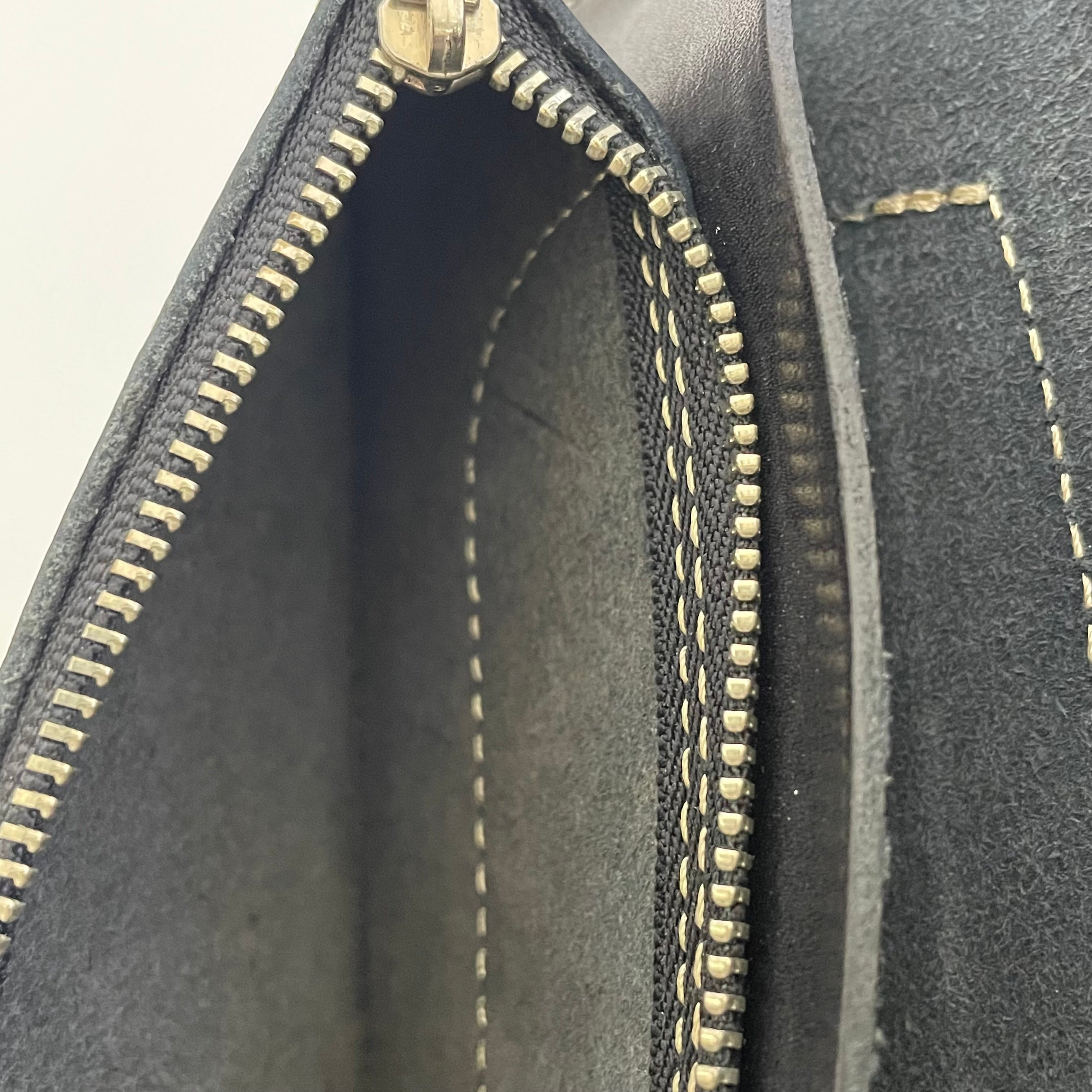 【送料無料】_ RED MOON_(レッドムーン)_MHS−02Iロングウォレット_ブラック レザーロープ付き_中古品