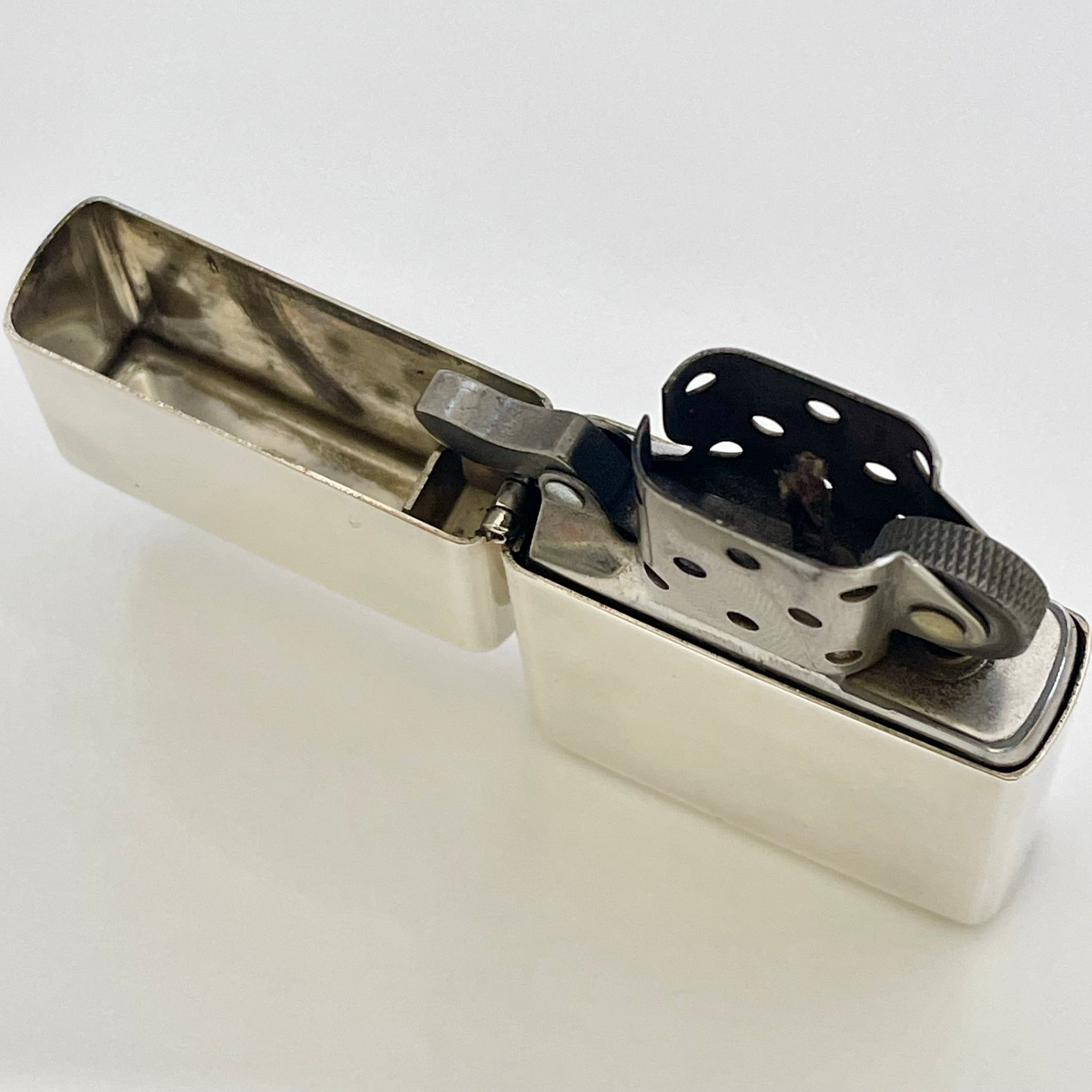 【送料無料】_ Zippo_(ジッポ)_オイルライター_STERLING SILVER無地2005_中古品