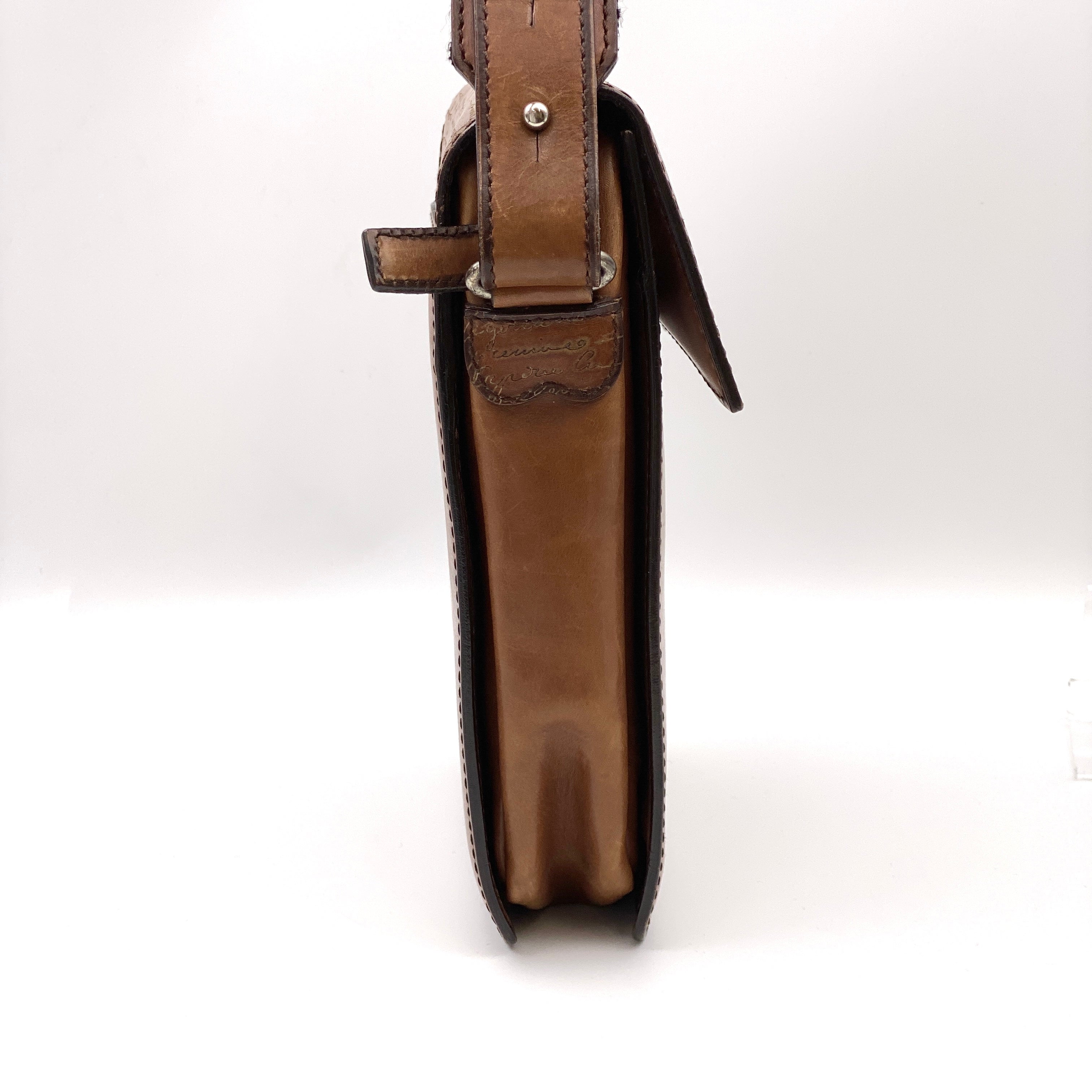 Berluti_(ベルルッティ)_ラプティ サコッシュ_ スクリットレザー カリグラフィ_ショルダーバッグ_ 中古品