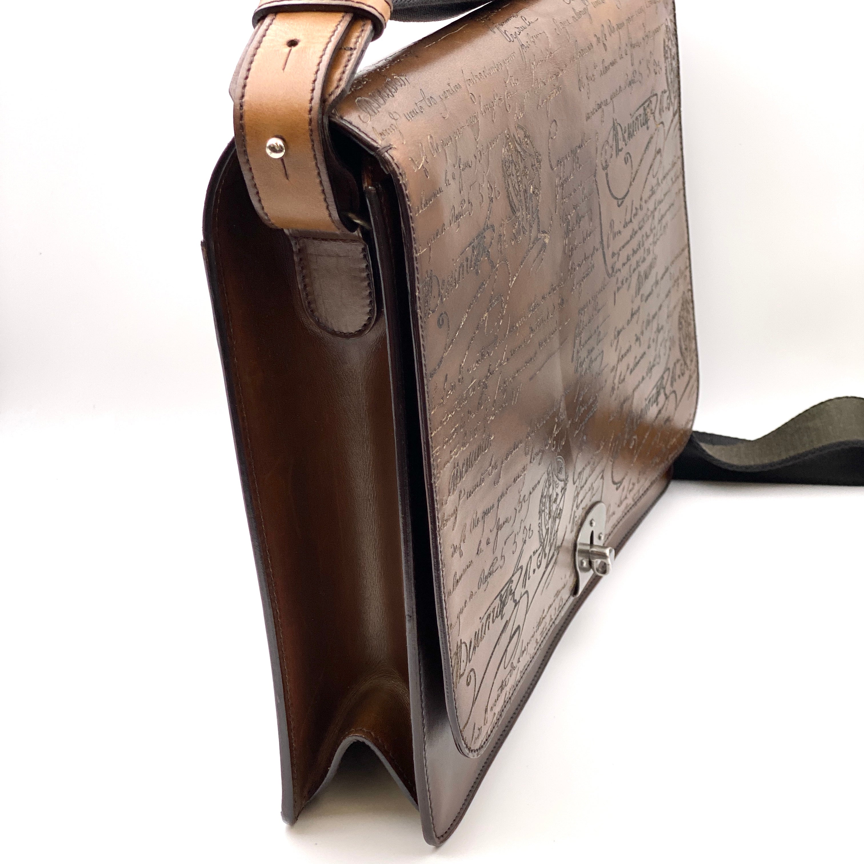 Berluti_(ベルルッティ)_ランスウシオン _スクリットレザー_カリグラフィ_ メッセンジャーバッグ_ 中古品