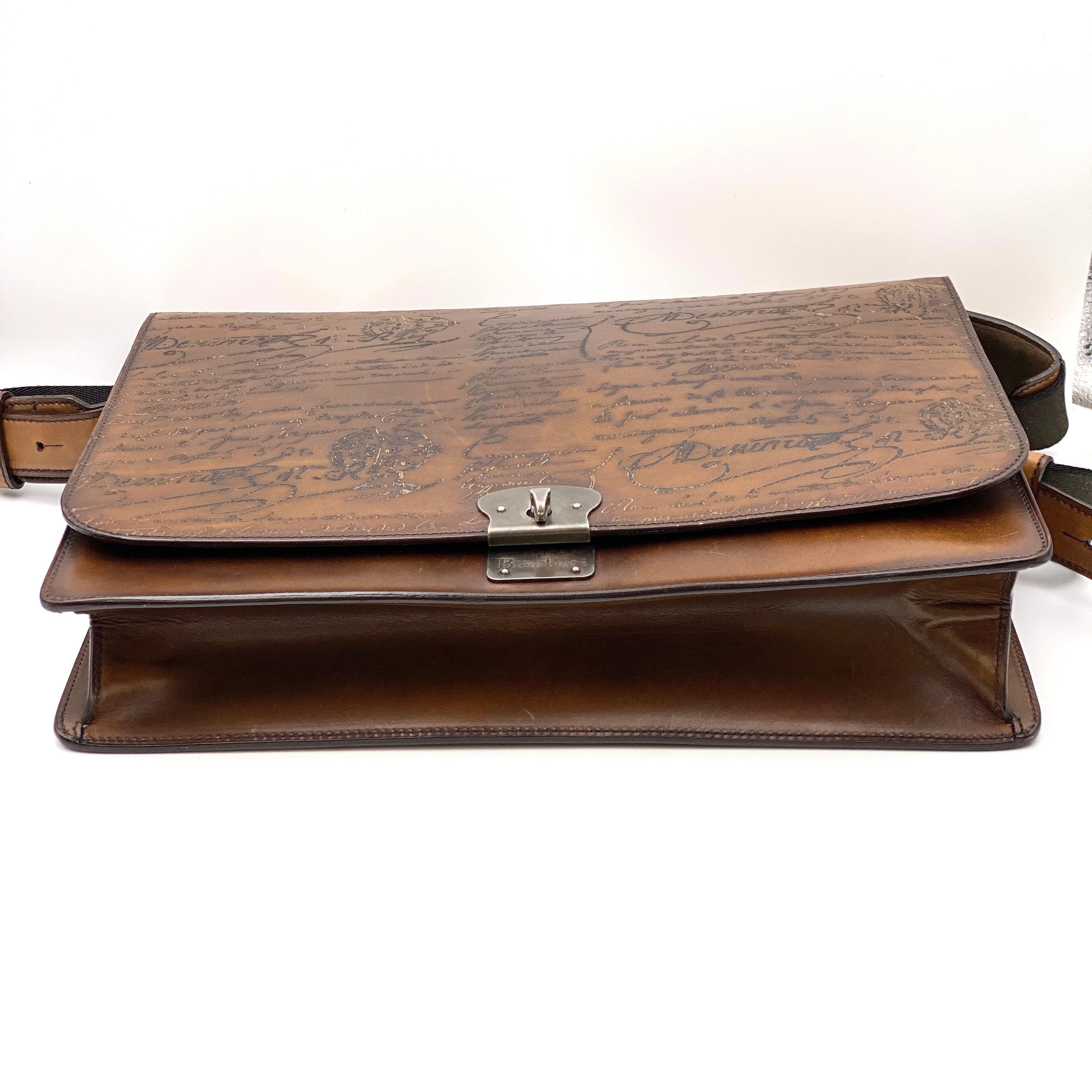 Berluti_(ベルルッティ)_ランスウシオン _スクリットレザー_カリグラフィ_ メッセンジャーバッグ_ 中古品