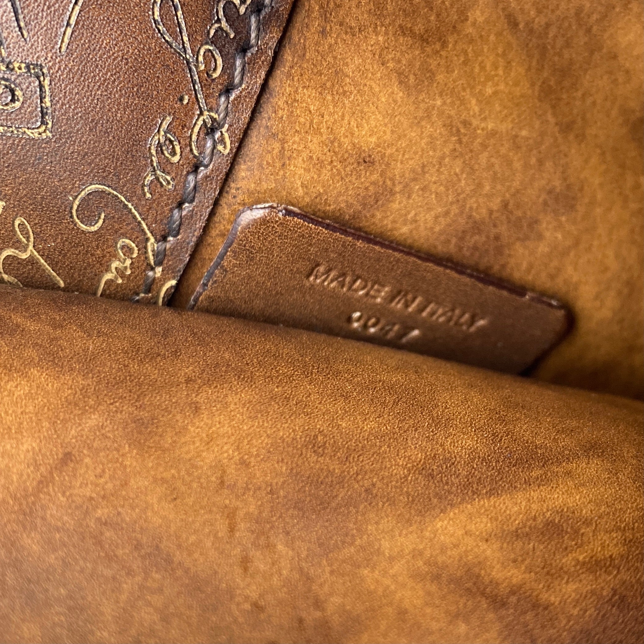 Berluti_(ベルルッティ)_ランスウシオン _スクリットレザー_カリグラフィ_ メッセンジャーバッグ_ 中古品