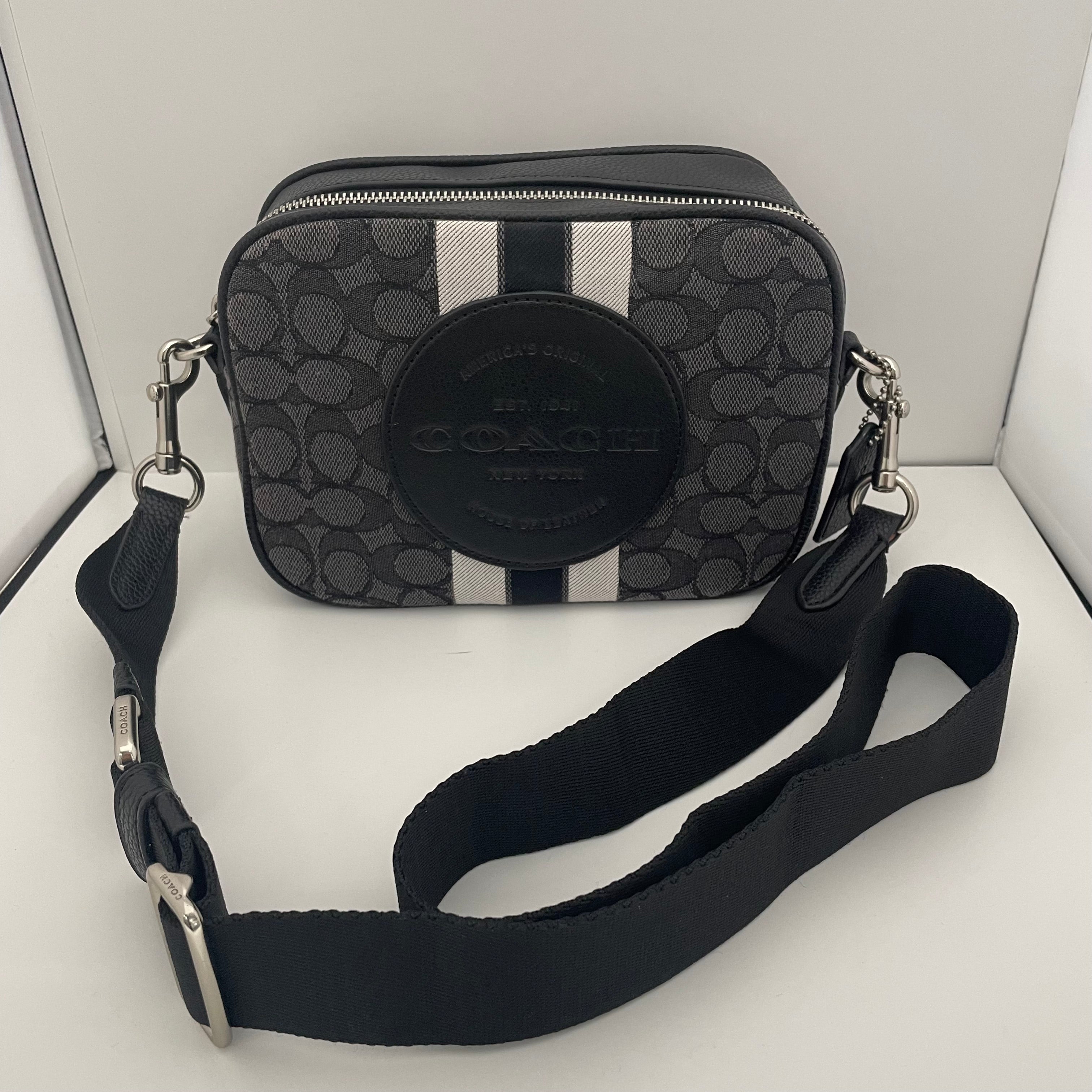 COACH _(コーチ)_ ショルダーバッグ_ シグネチャー ロゴ_ カメラバッグ1912_ 中古品