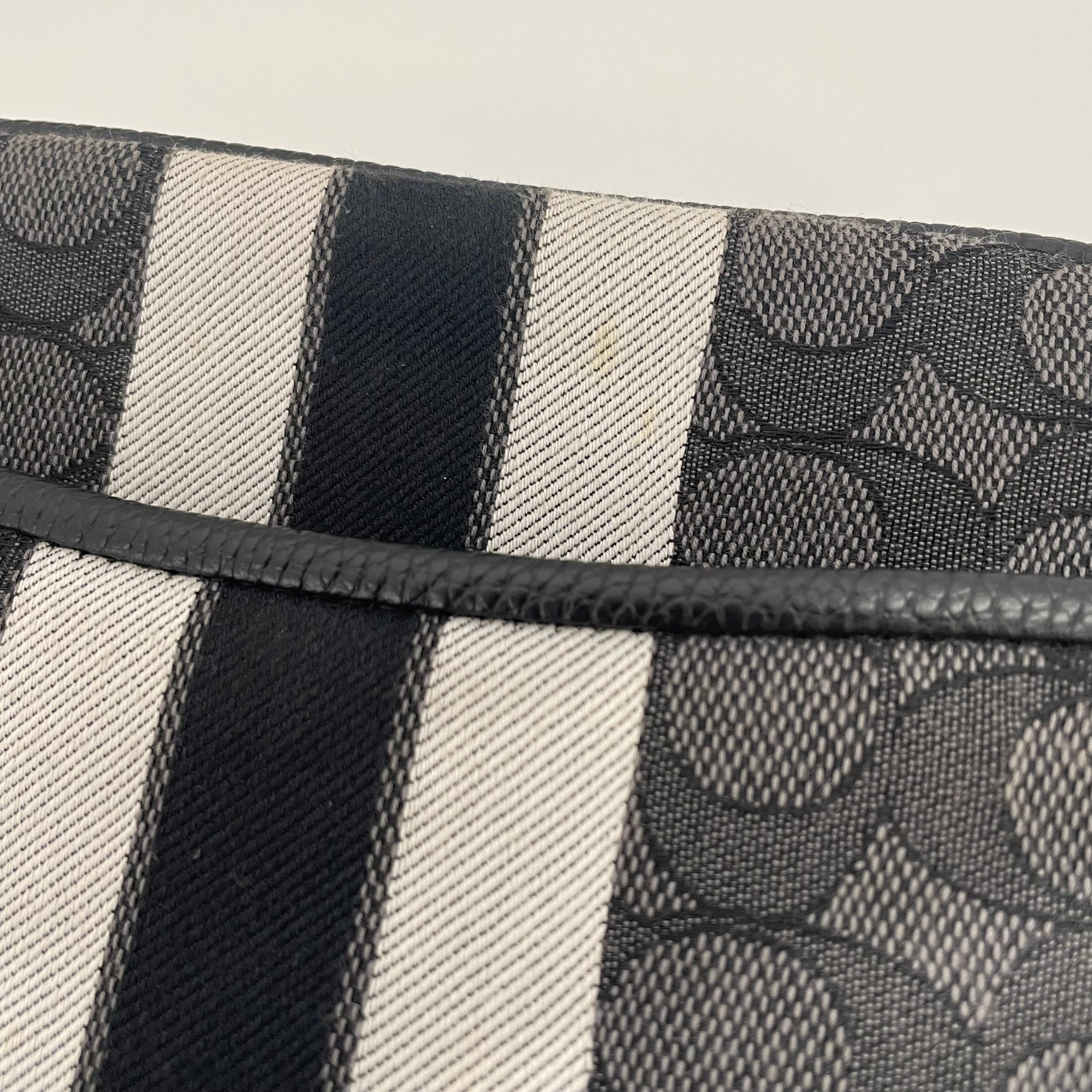 COACH _(コーチ)_ ショルダーバッグ_ シグネチャー ロゴ_ カメラバッグ1912_ 中古品