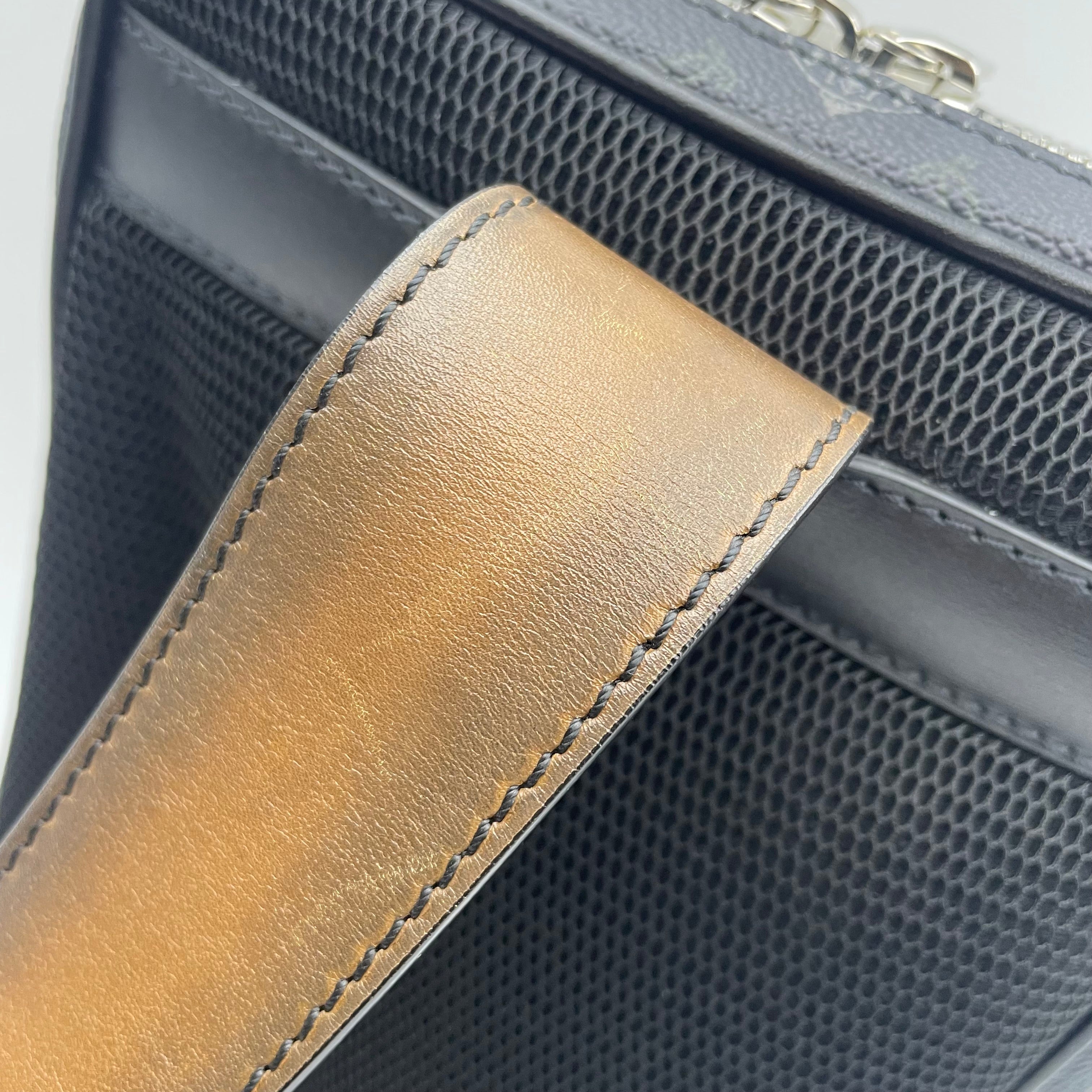 【送料無料】_ BERLUTI_(ベルルッティ)_PVCxレザー ボディバッグ _中古品