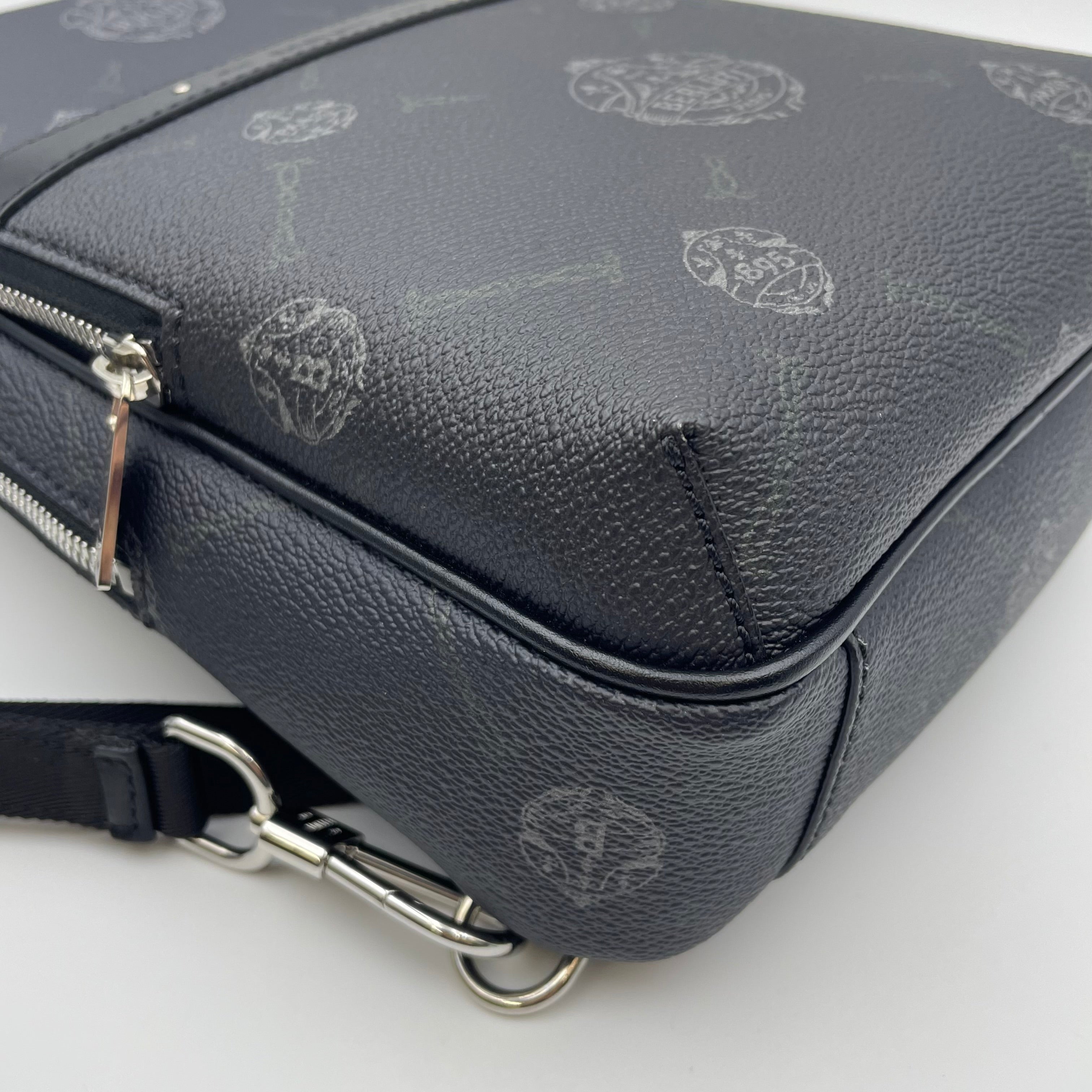 【送料無料】_ BERLUTI_(ベルルッティ)_PVCxレザー ボディバッグ _中古品