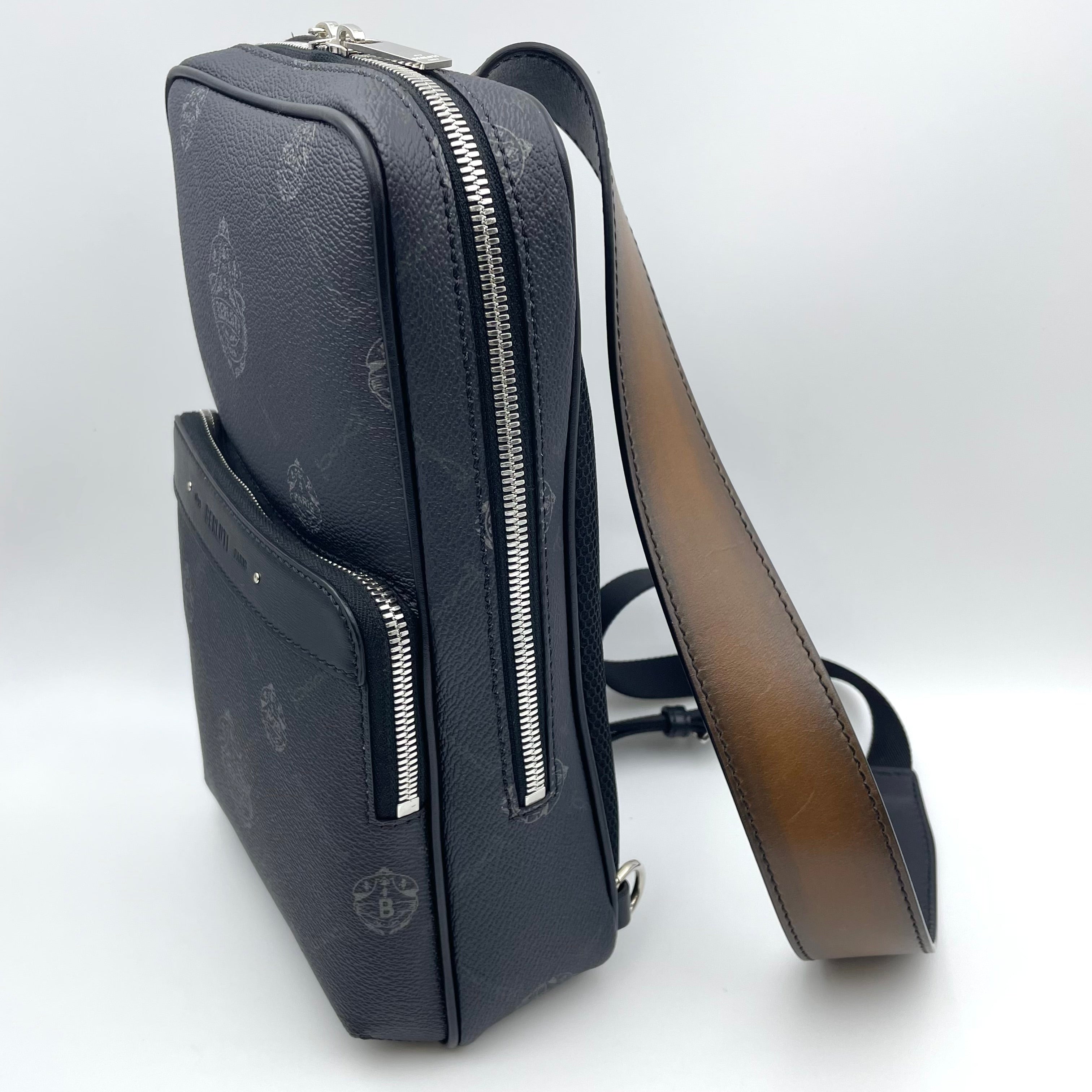 【送料無料】_ BERLUTI_(ベルルッティ)_PVCxレザー ボディバッグ _中古品