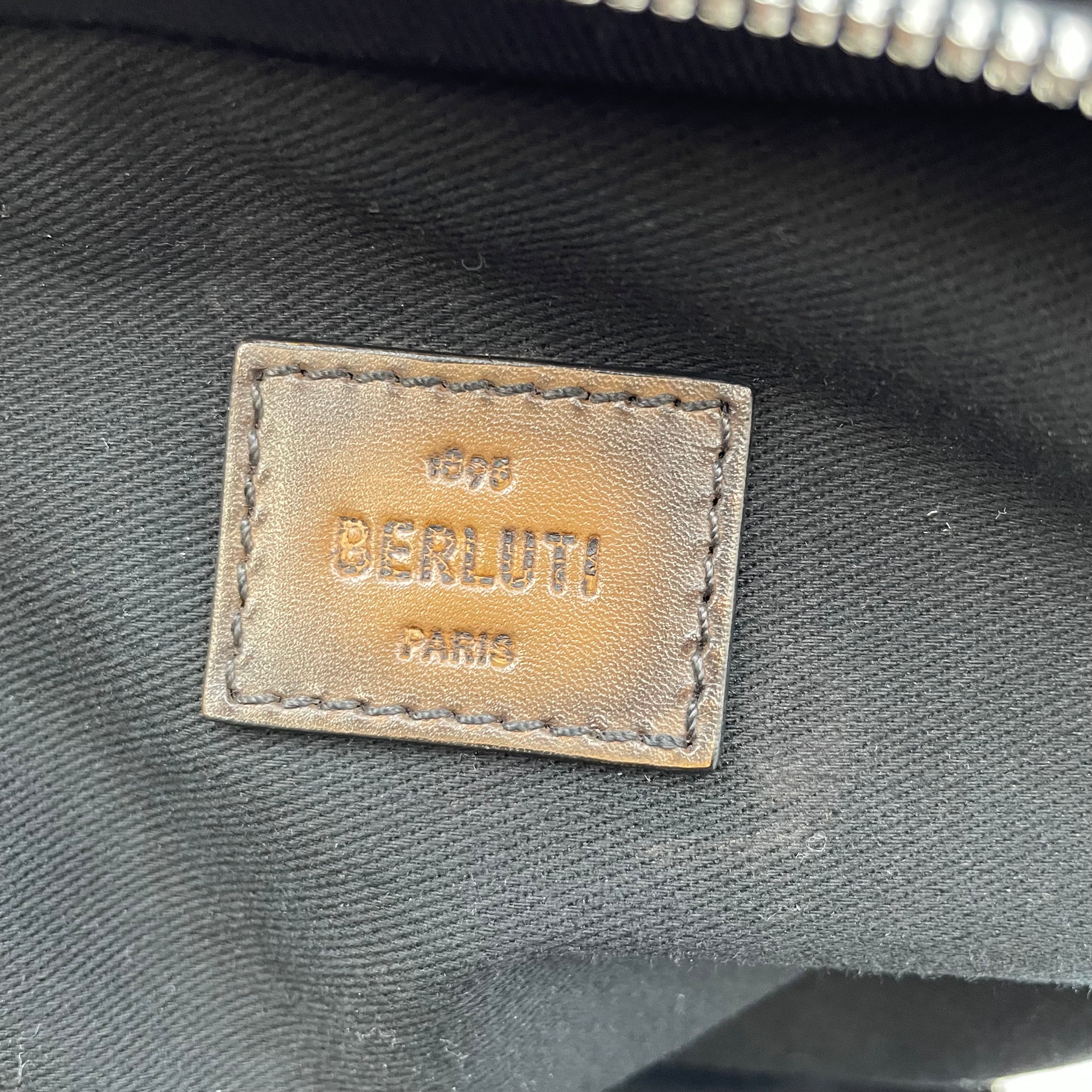 【送料無料】_ BERLUTI_(ベルルッティ)_PVCxレザー ボディバッグ _中古品