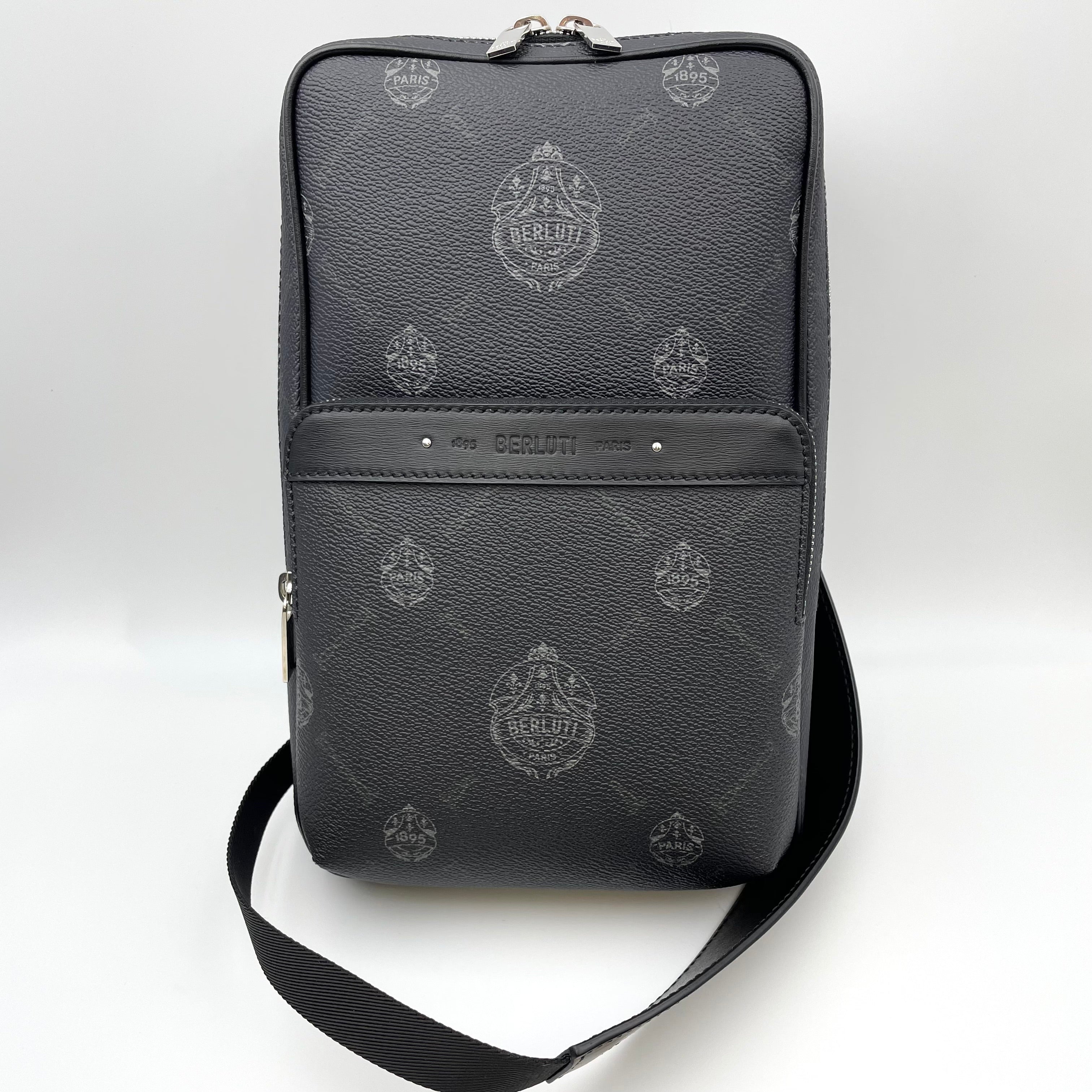 【送料無料】_ BERLUTI_(ベルルッティ)_PVCxレザー ボディバッグ _中古品